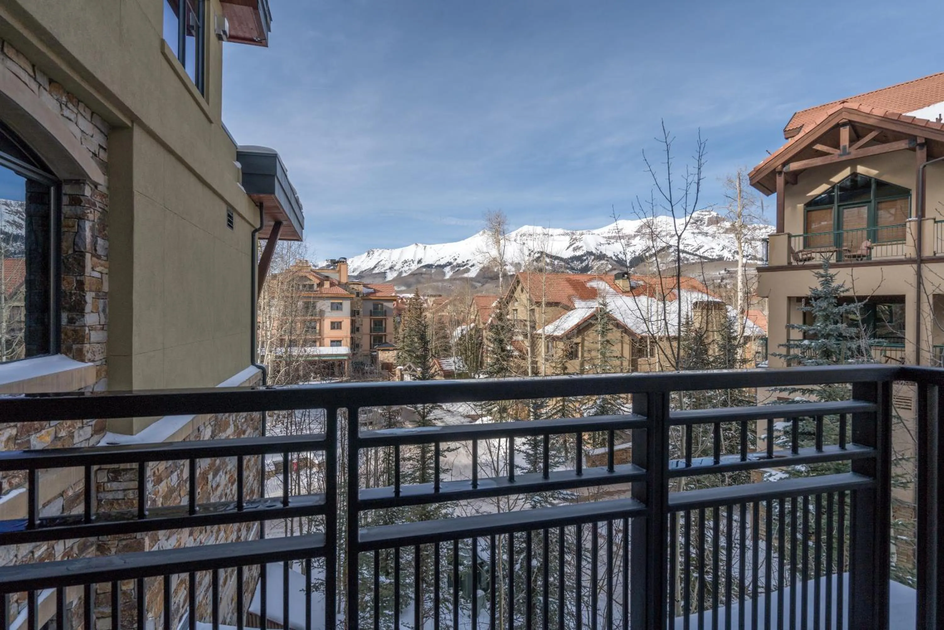 Natural landscape in Lumiere by Dunton