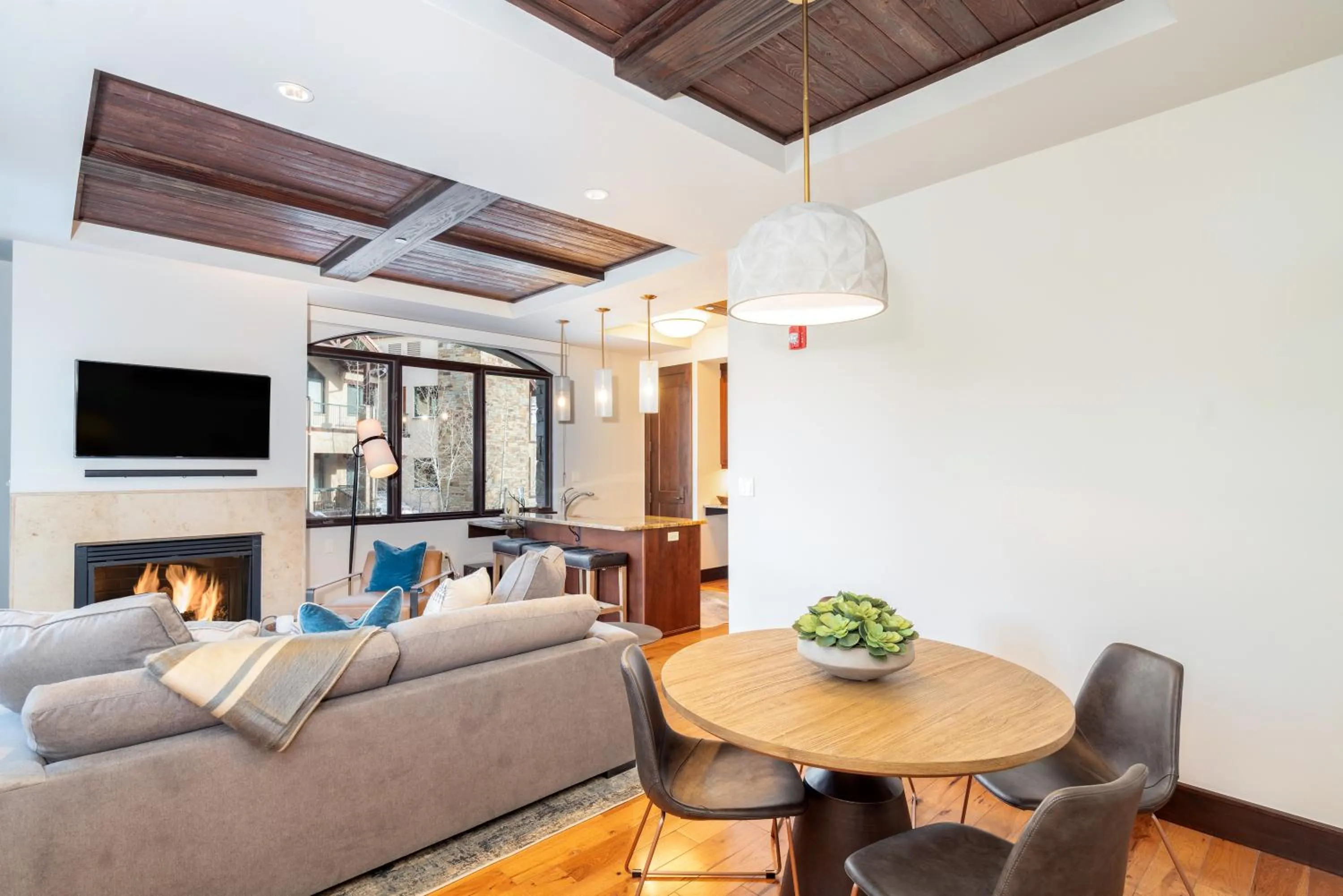 TV and multimedia in Lumiere by Dunton