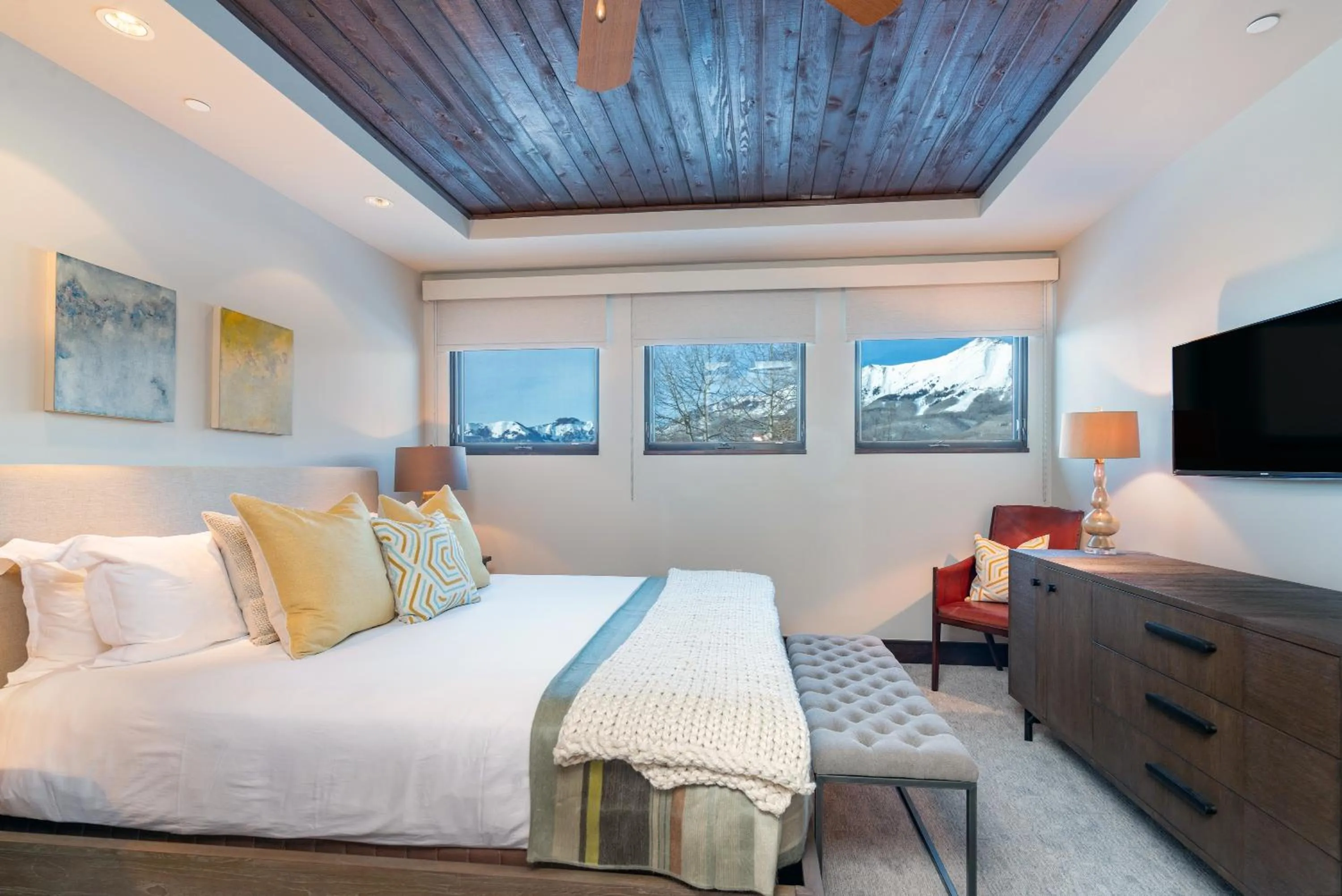 Bedroom, Bed in Lumiere by Dunton