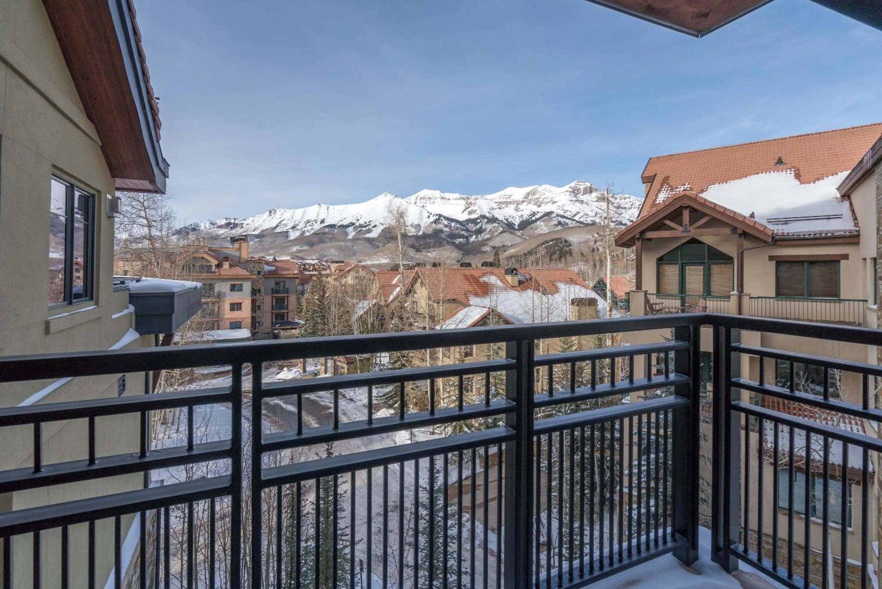 Natural landscape in Lumiere by Dunton