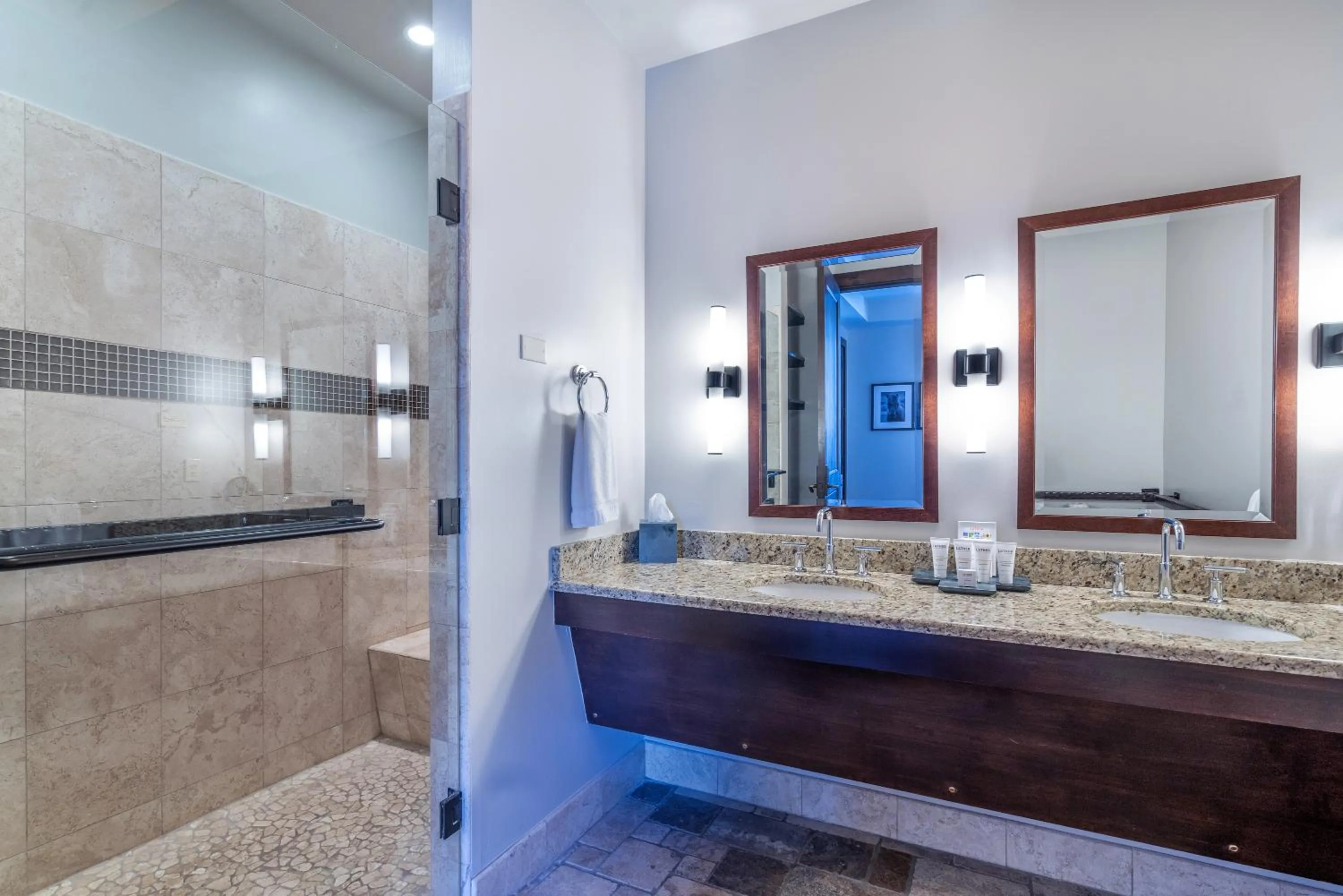 Shower in Lumiere by Dunton