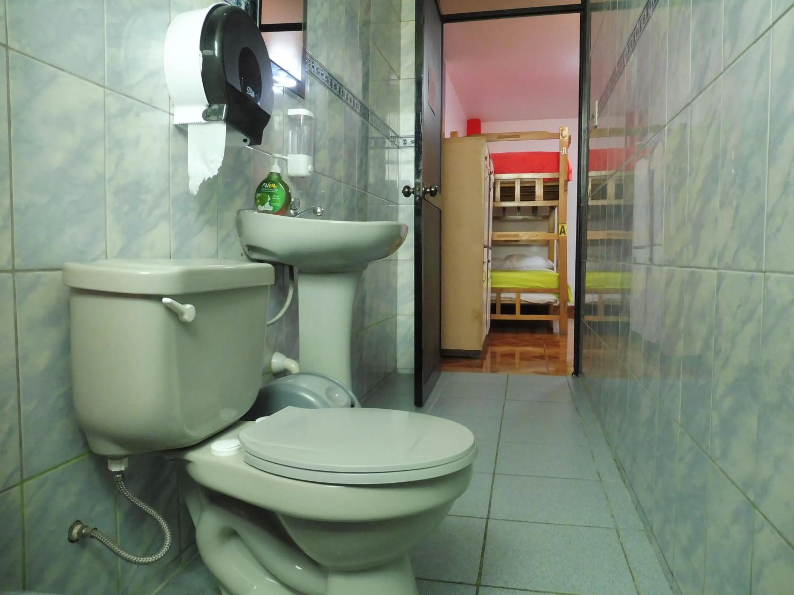 Bathroom in Paypurix Hostel Lima Airport