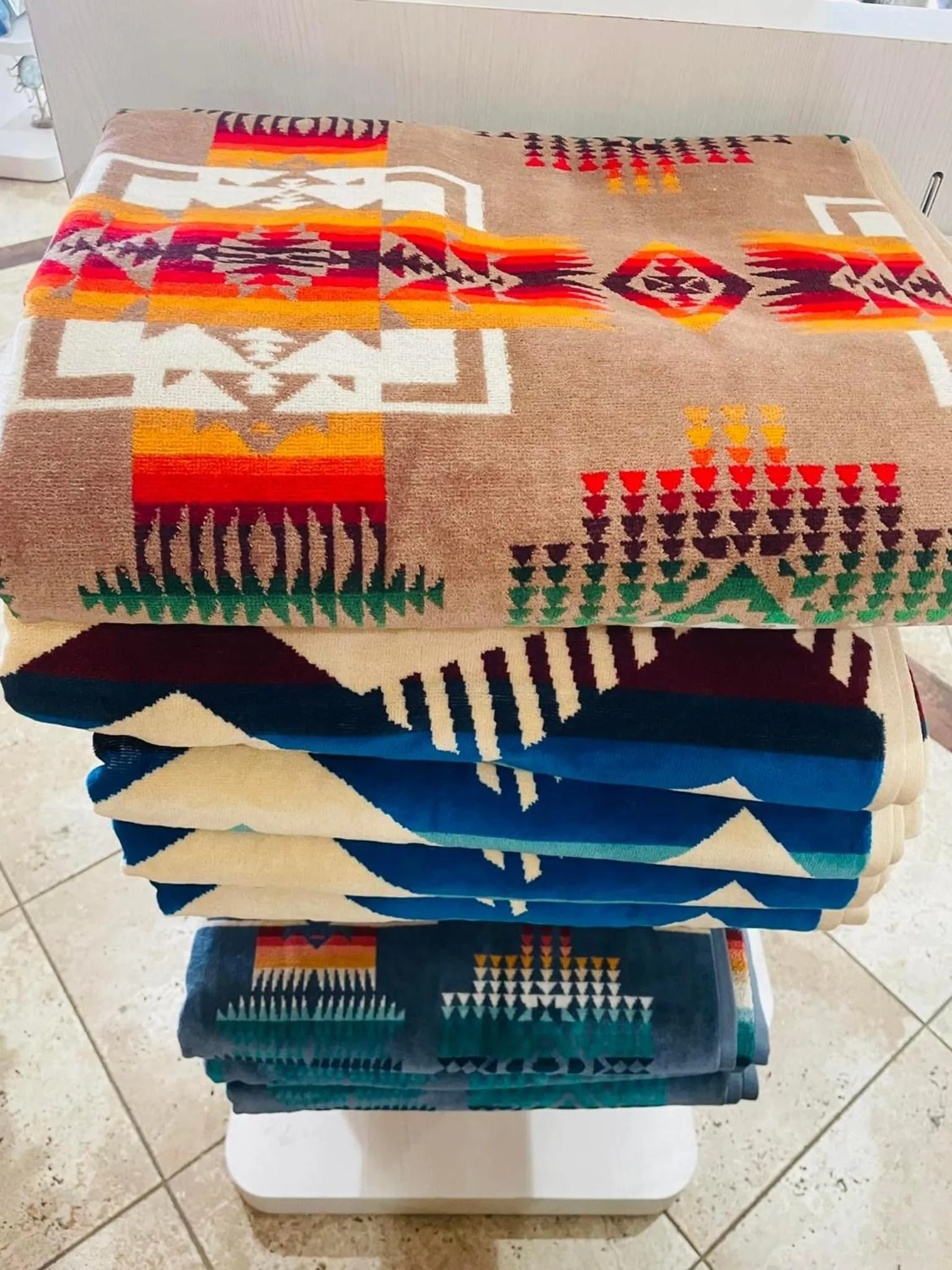 On-site shops in The Classic Desert Aire Hotel