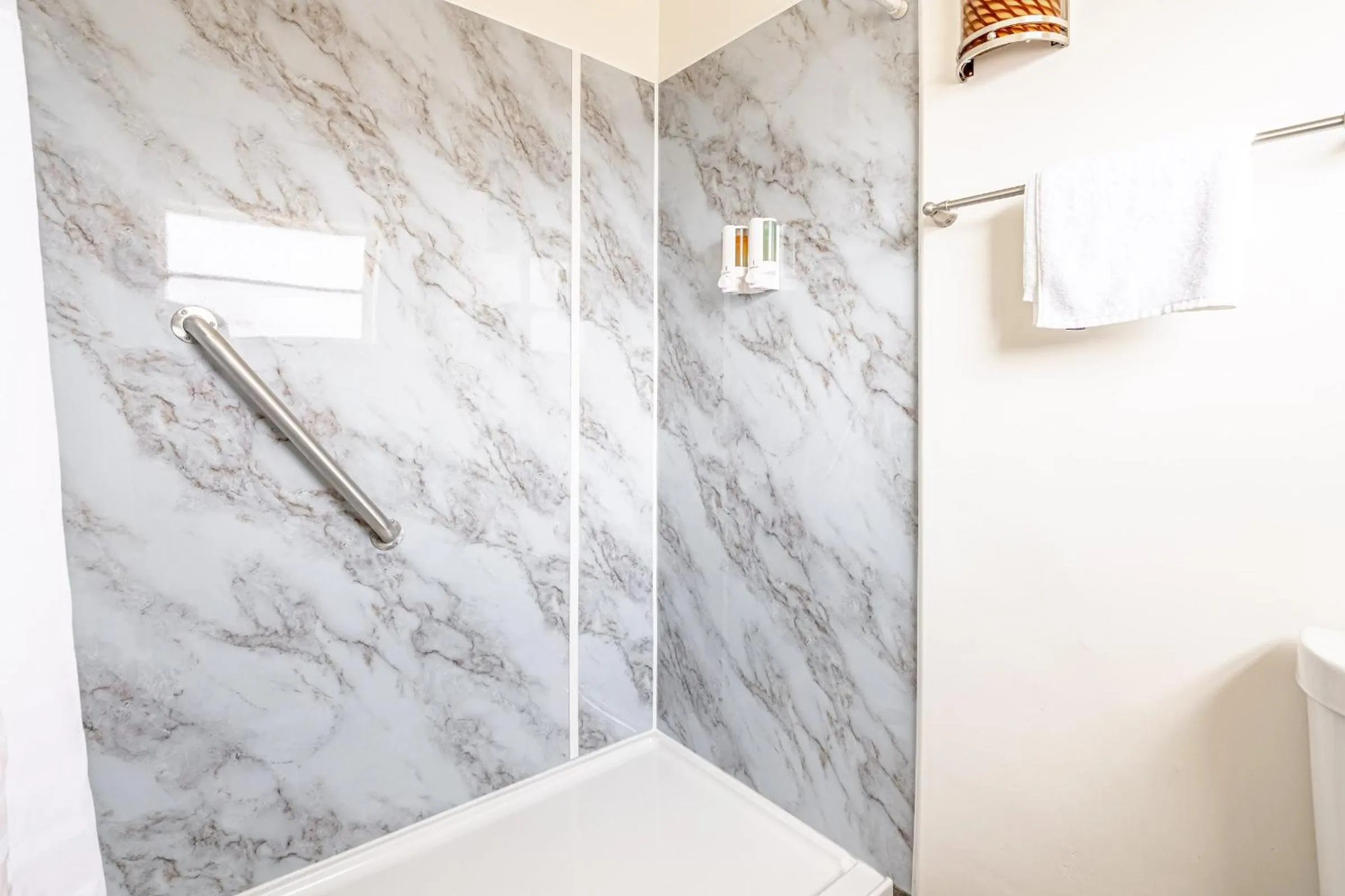 The Classic Desert Aire Hotel