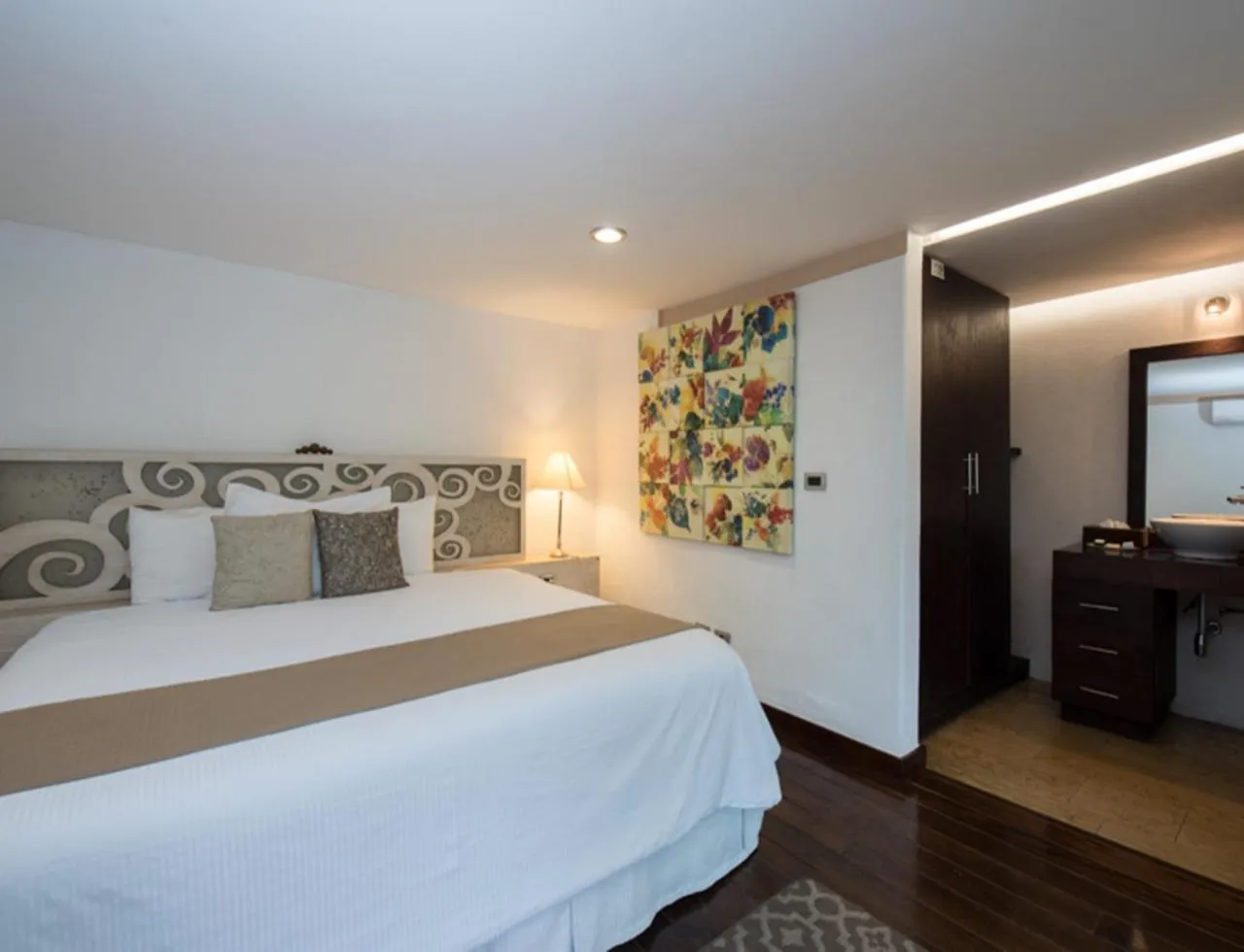 Photo of the whole room, Bed in Colombe Hotel Boutique