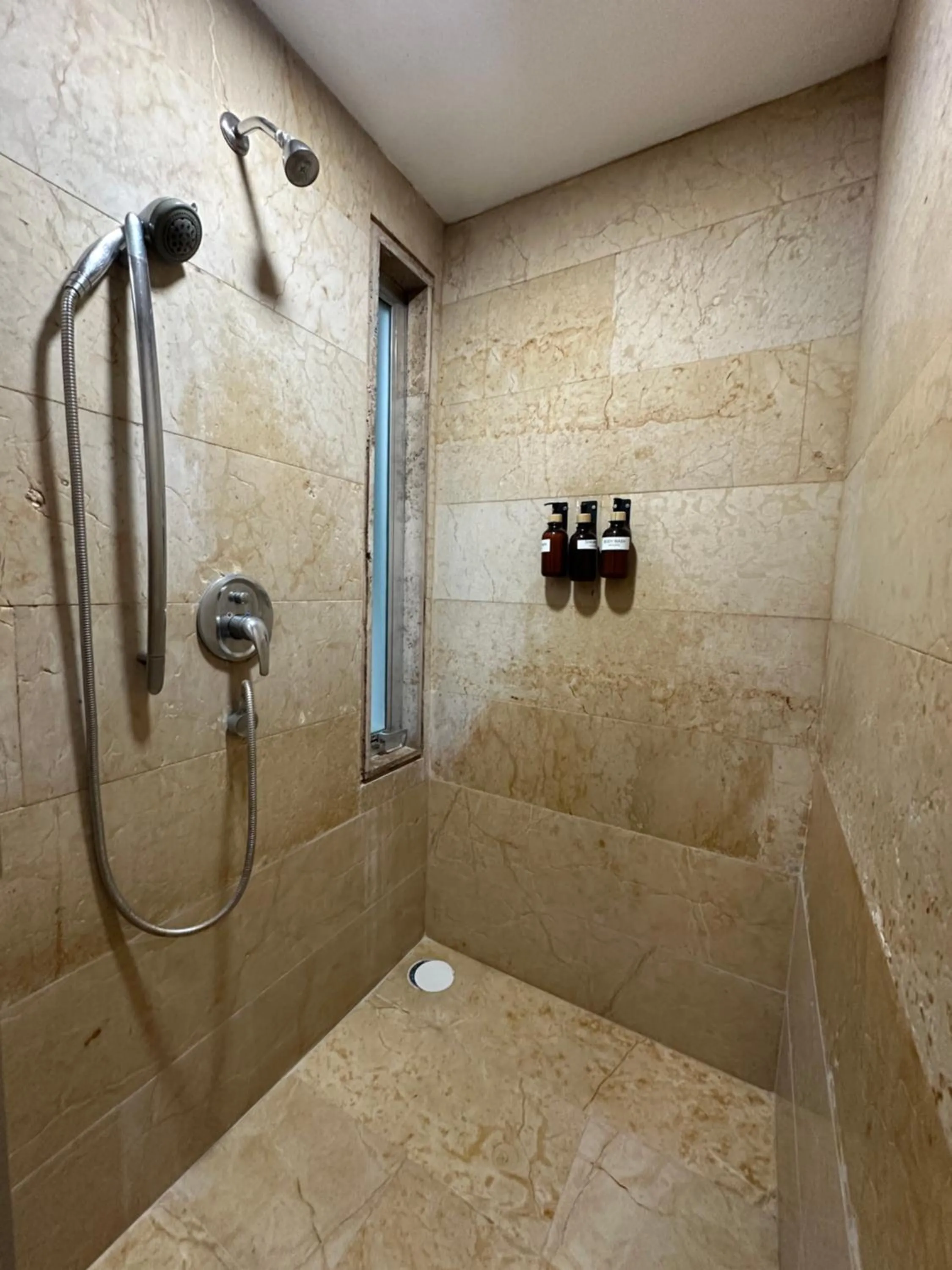 Shower in Colombe Hotel Boutique