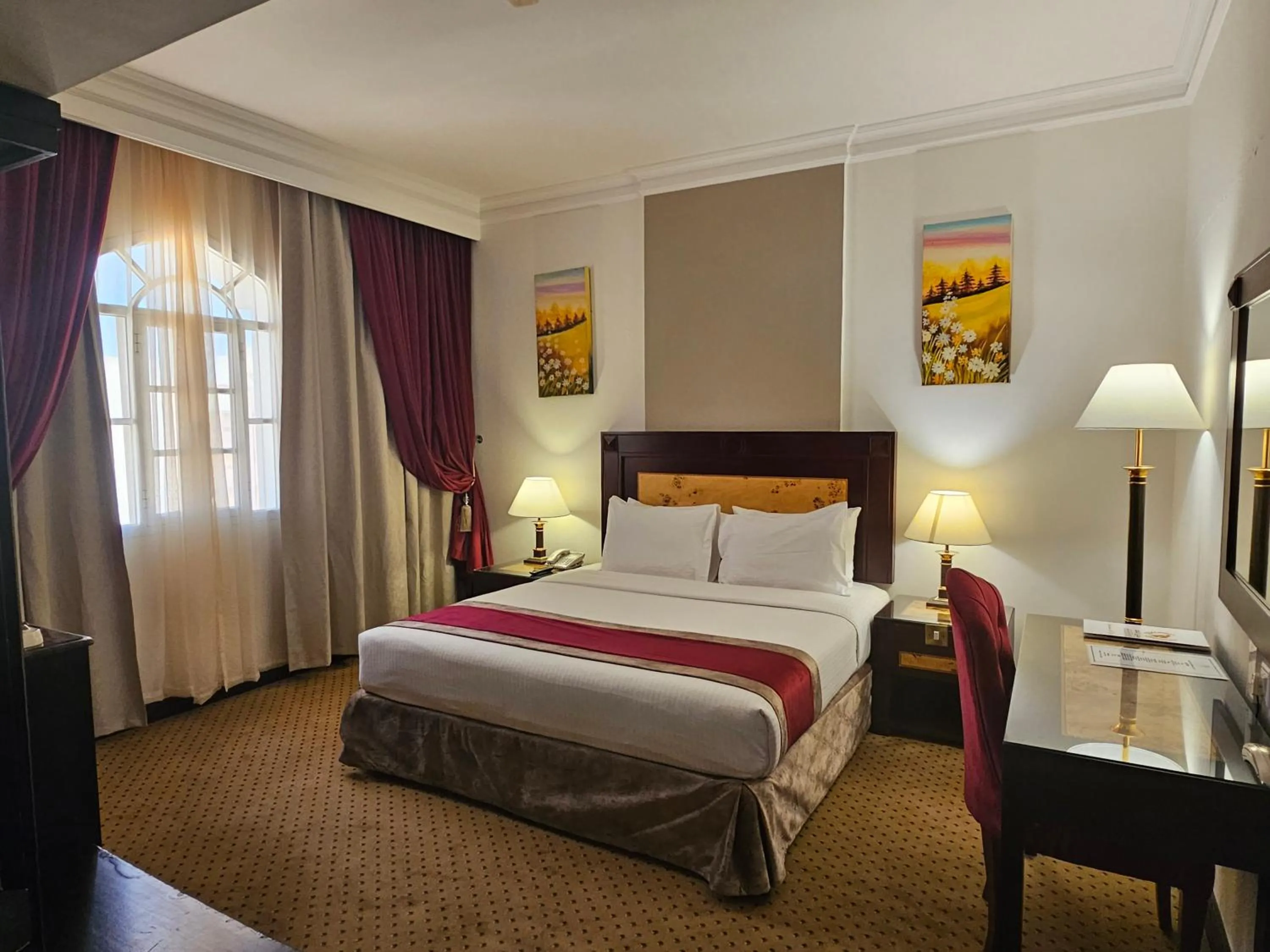 Bedroom, Bed in Caesar Hotel