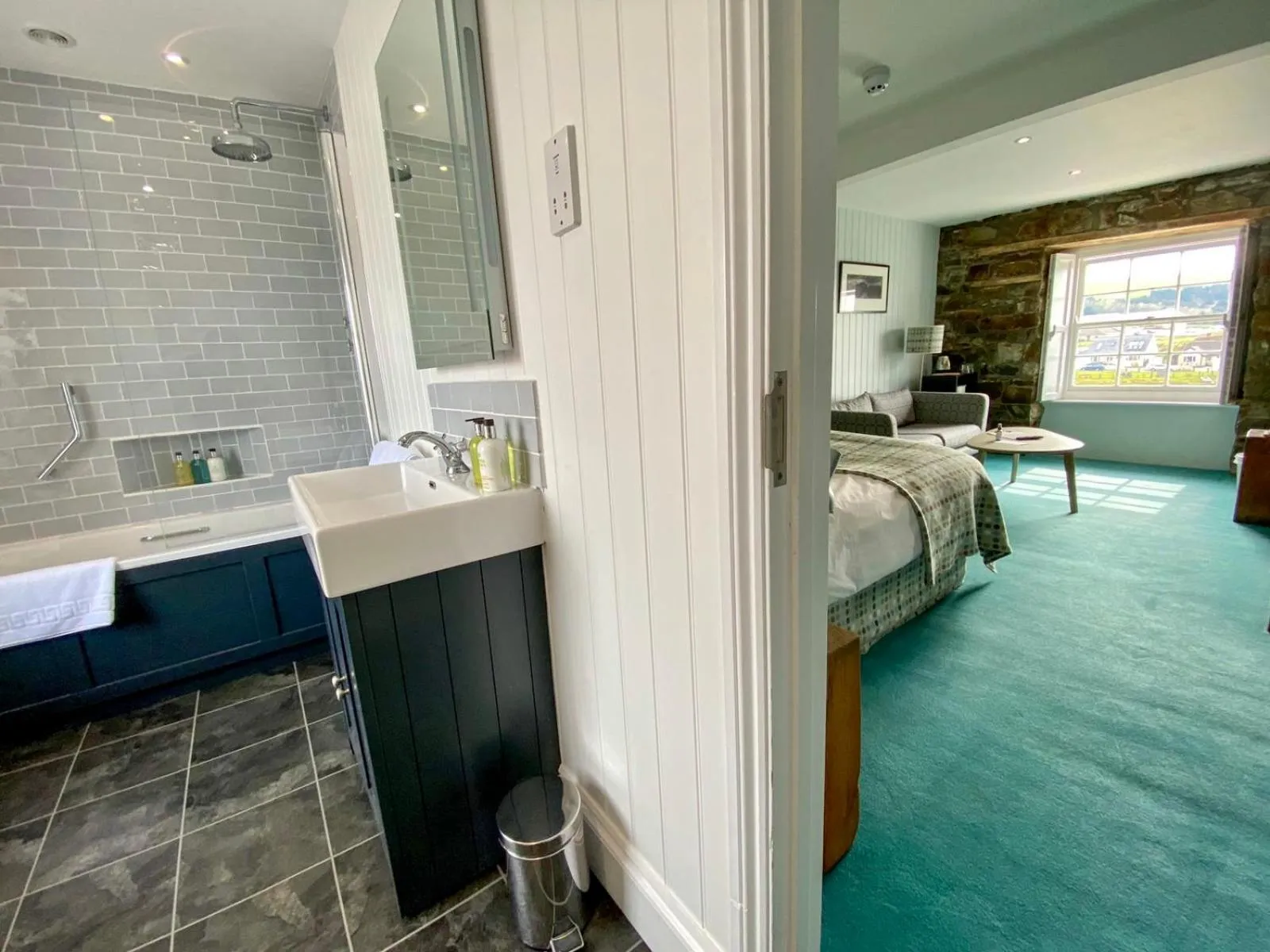 Photo of the whole room, Bed in Harbourmaster Hotel