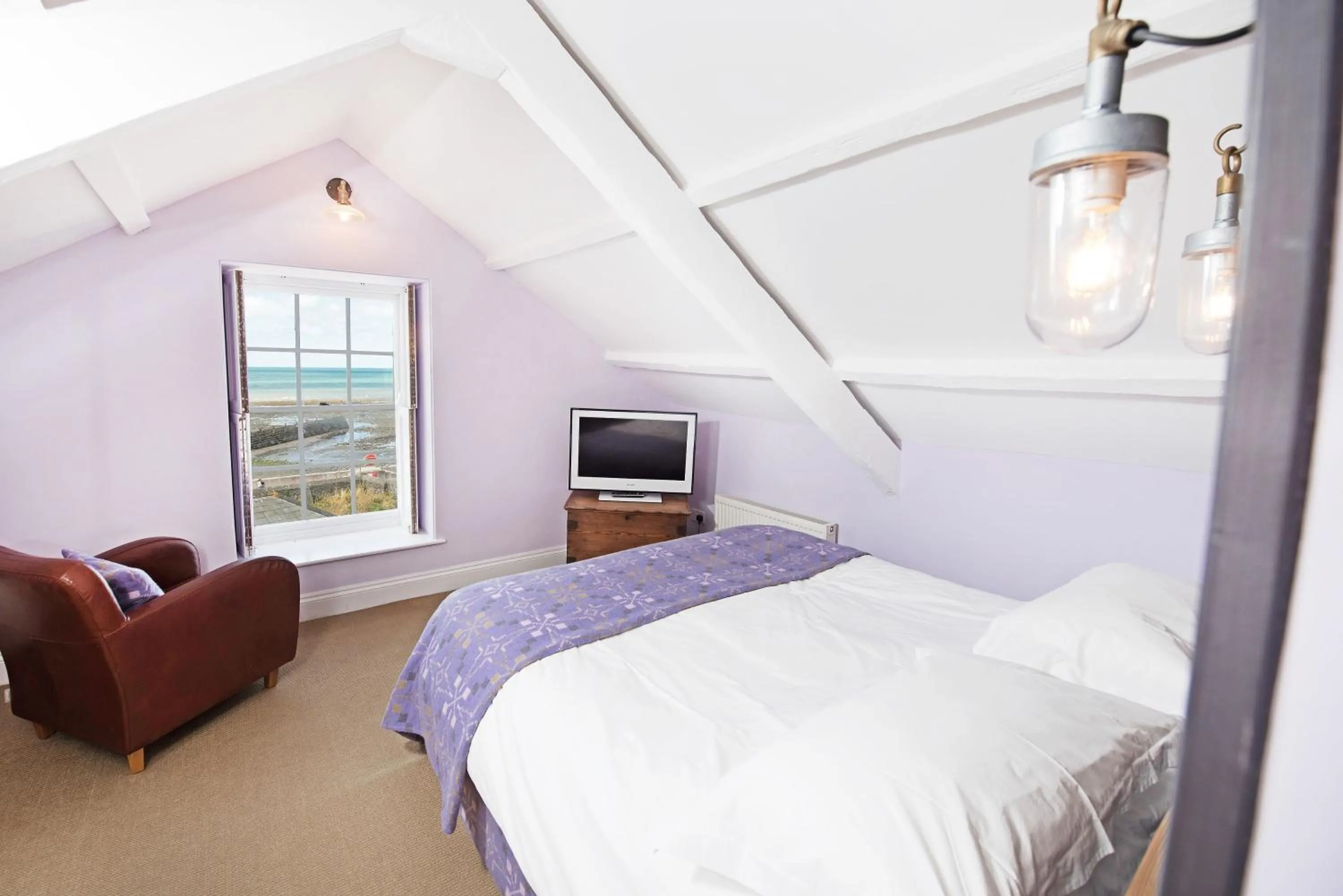 Bedroom, Bed in Harbourmaster Hotel