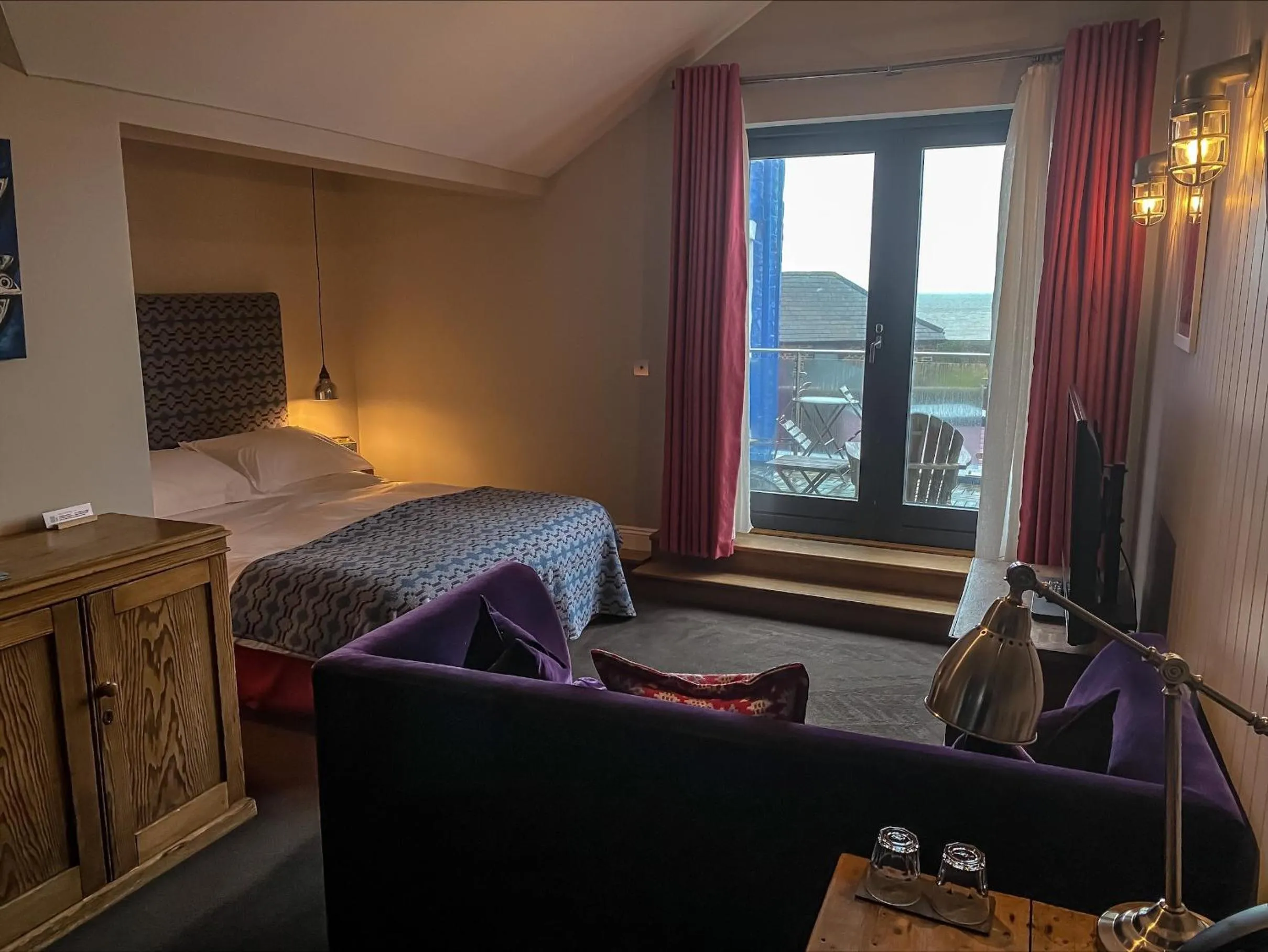 Bedroom, Bed in Harbourmaster Hotel
