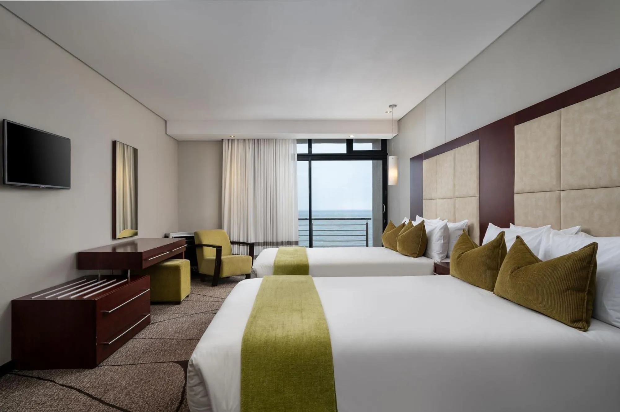 Bedroom, Bed in Premier Hotel East London ICC