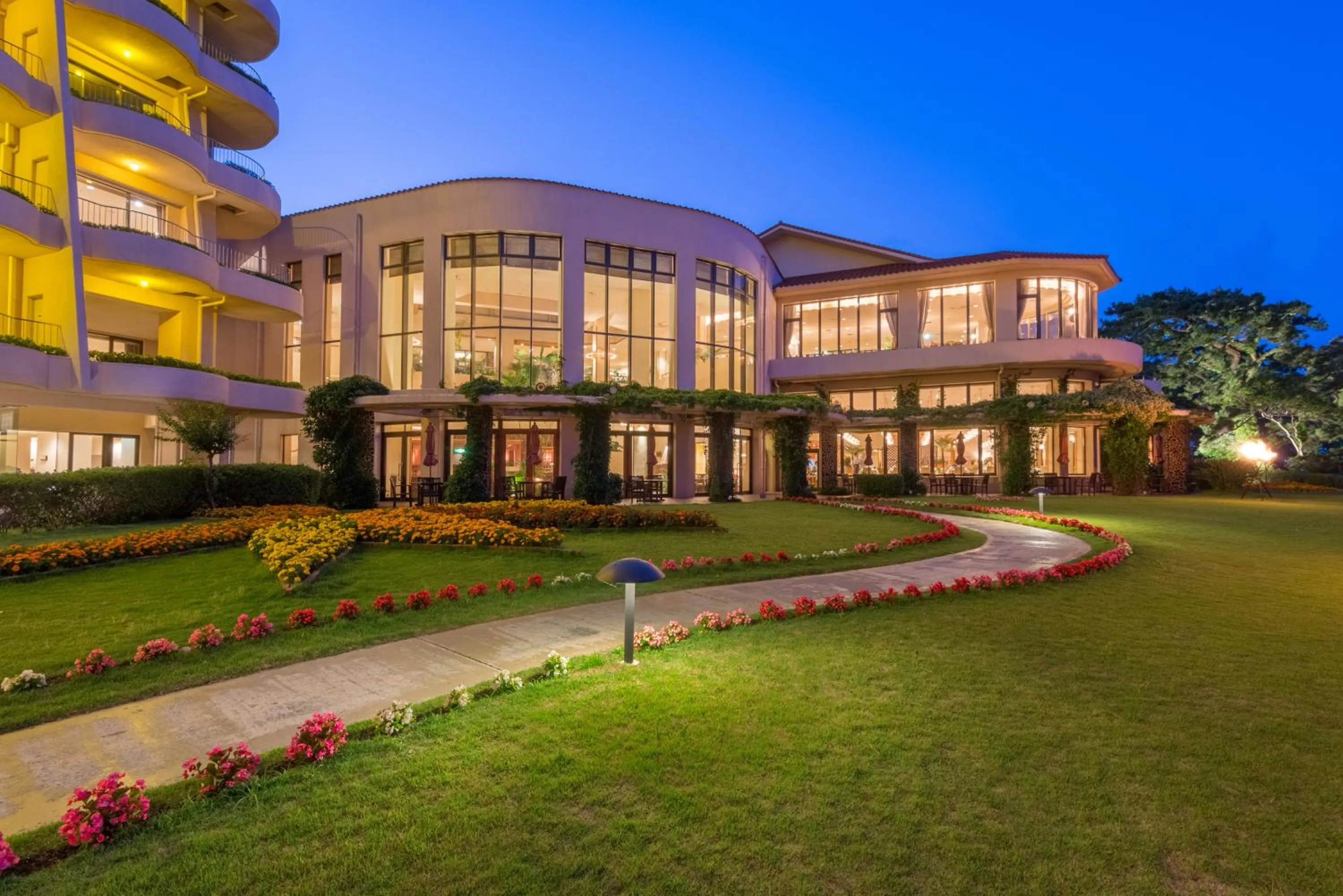 Property building in Izu Imaihama Tokyu Hotel