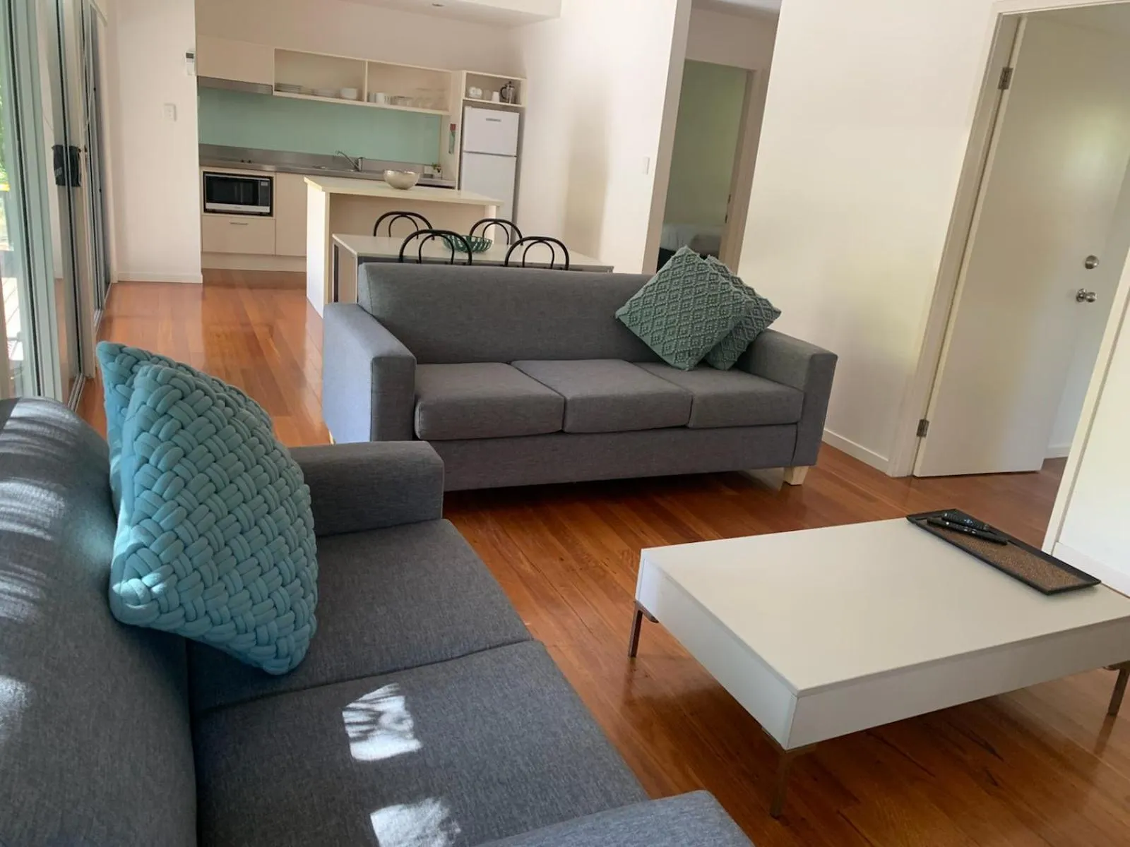 Kitchen or kitchenette in Mobys Beachside Retreat