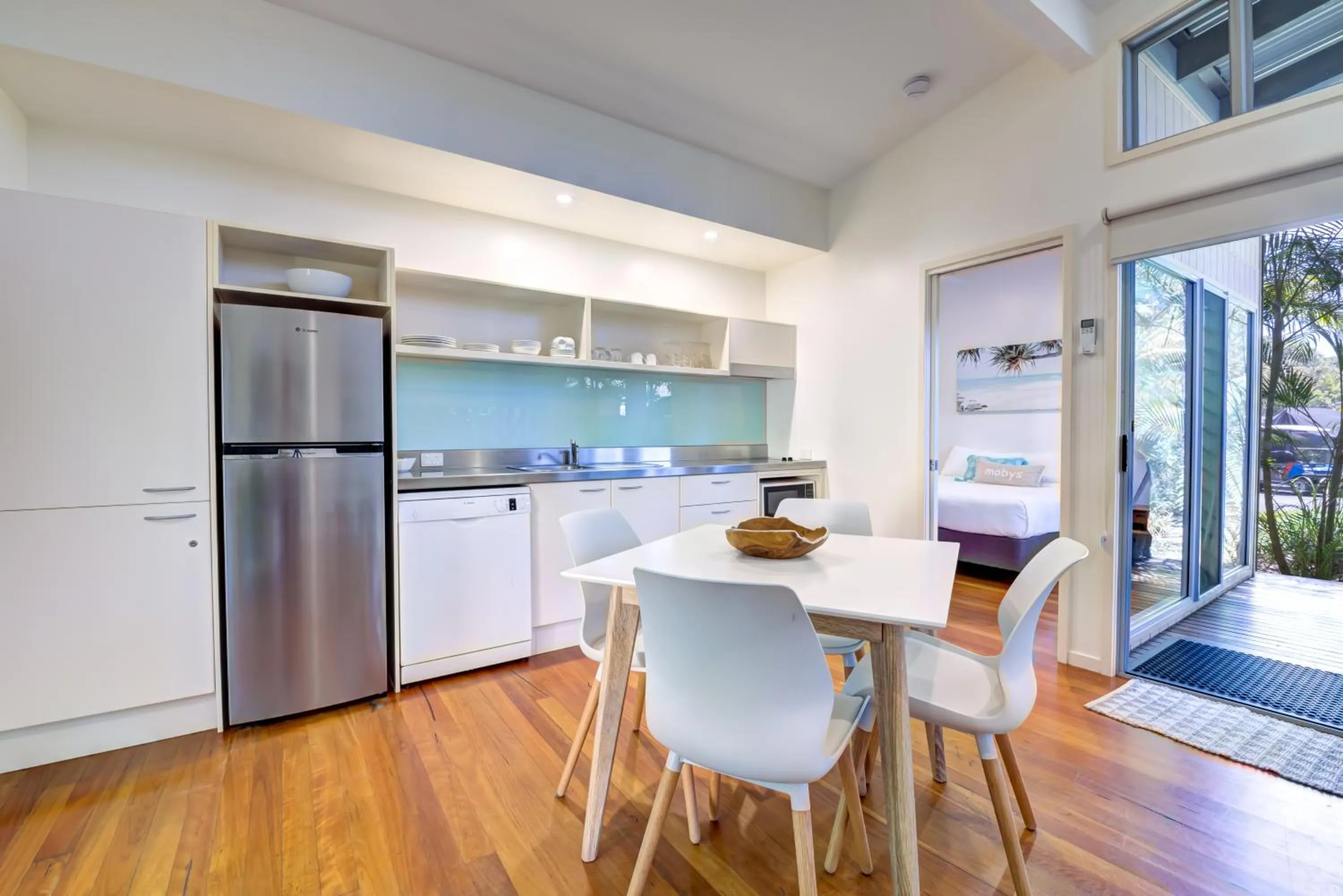 Kitchen or kitchenette in Mobys Beachside Retreat
