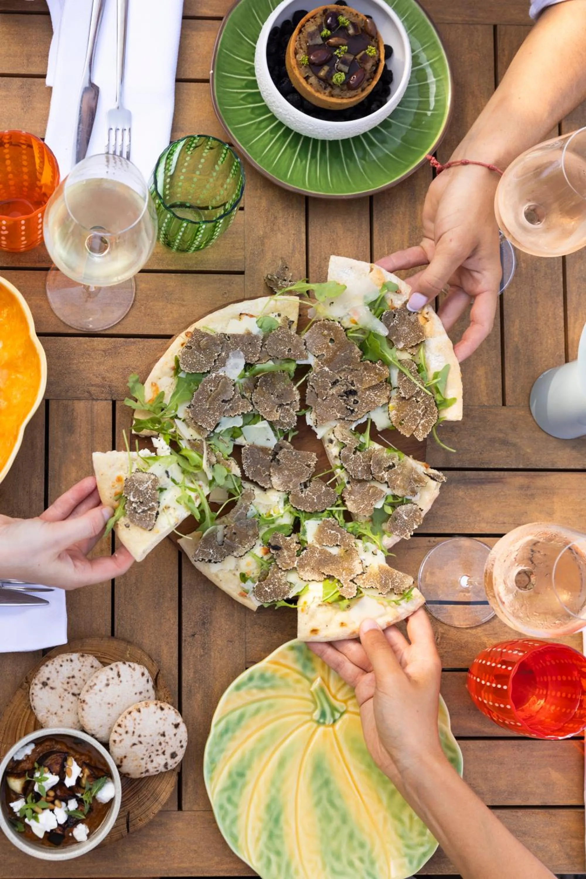 Restaurant/places to eat in Hôtel Les Roches Blanches Cassis