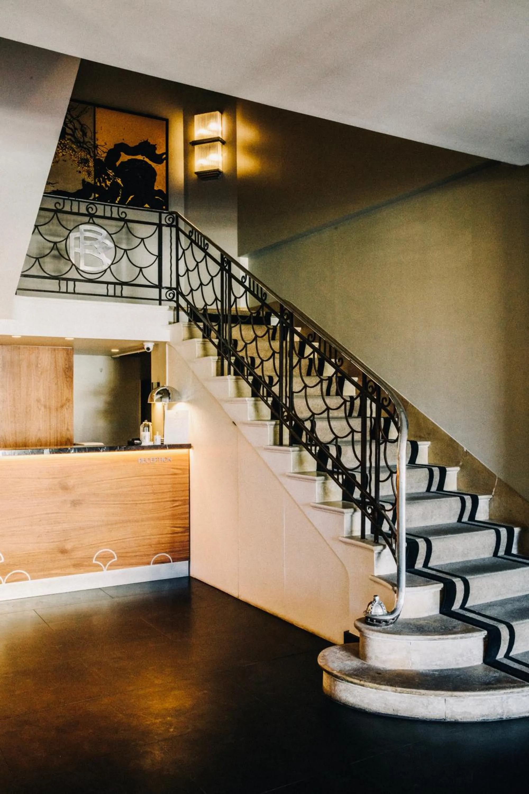 Lobby or reception in Hôtel Les Roches Blanches Cassis