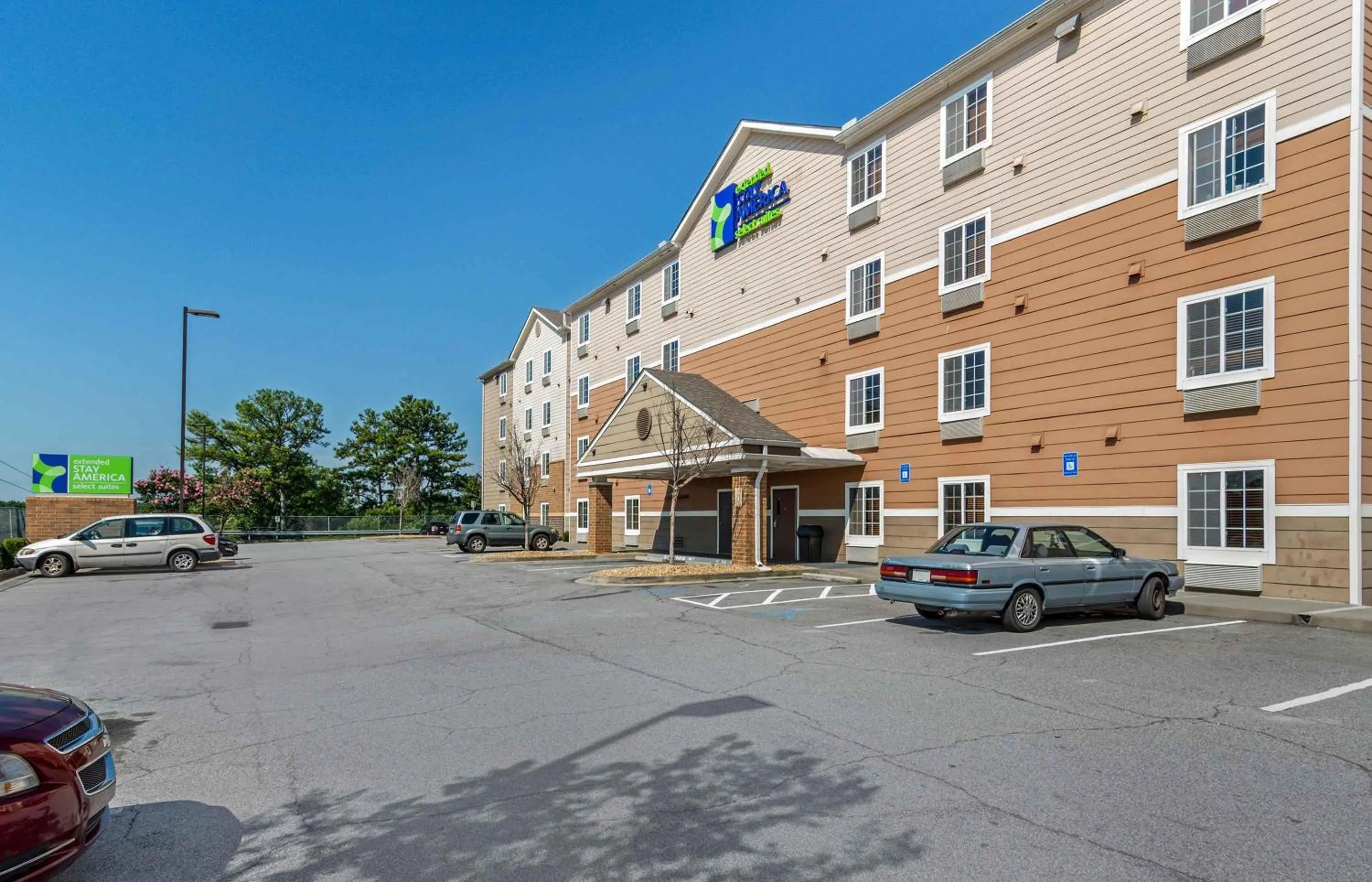 Property building in Extended Stay America Select Suites - Atlanta - Chamblee