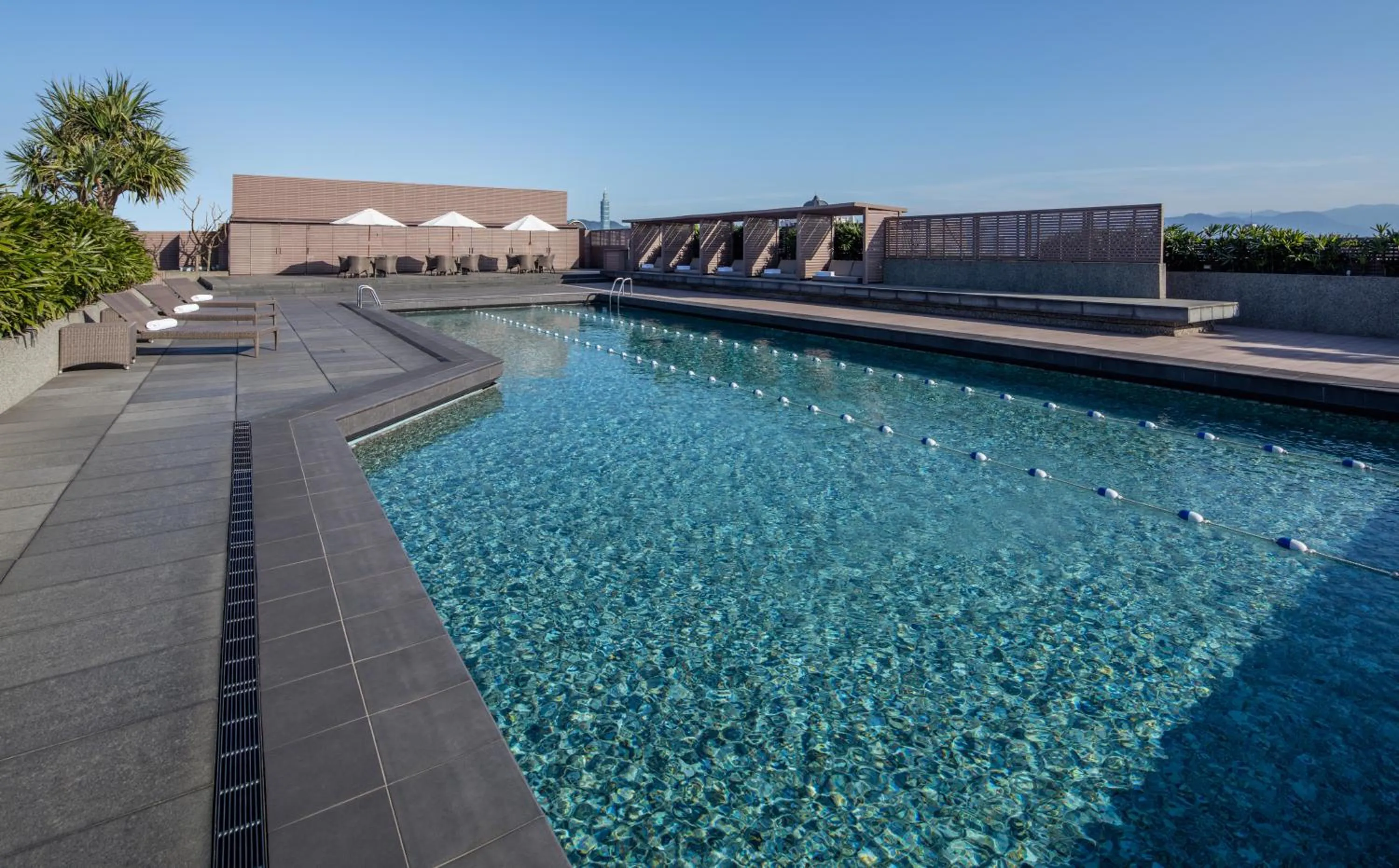 Swimming pool in Regent Taipei