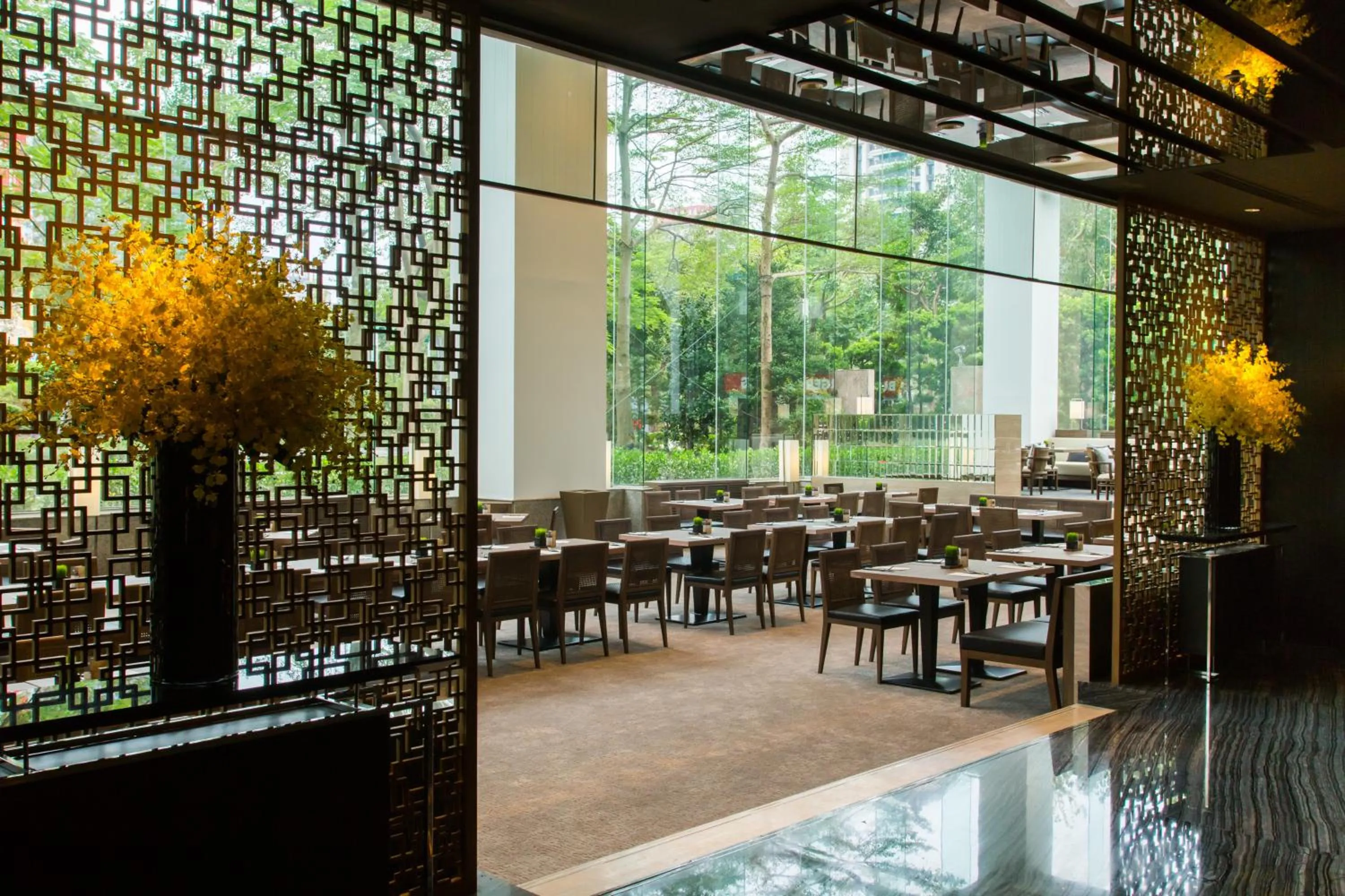 Restaurant/places to eat in Regent Taipei