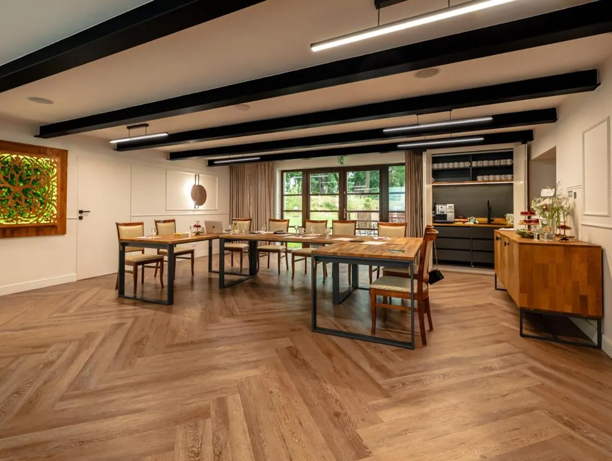 Restaurant/places to eat in Pałac w Małkowie