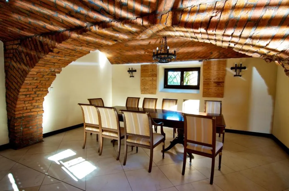 Dining area in Pałac w Małkowie