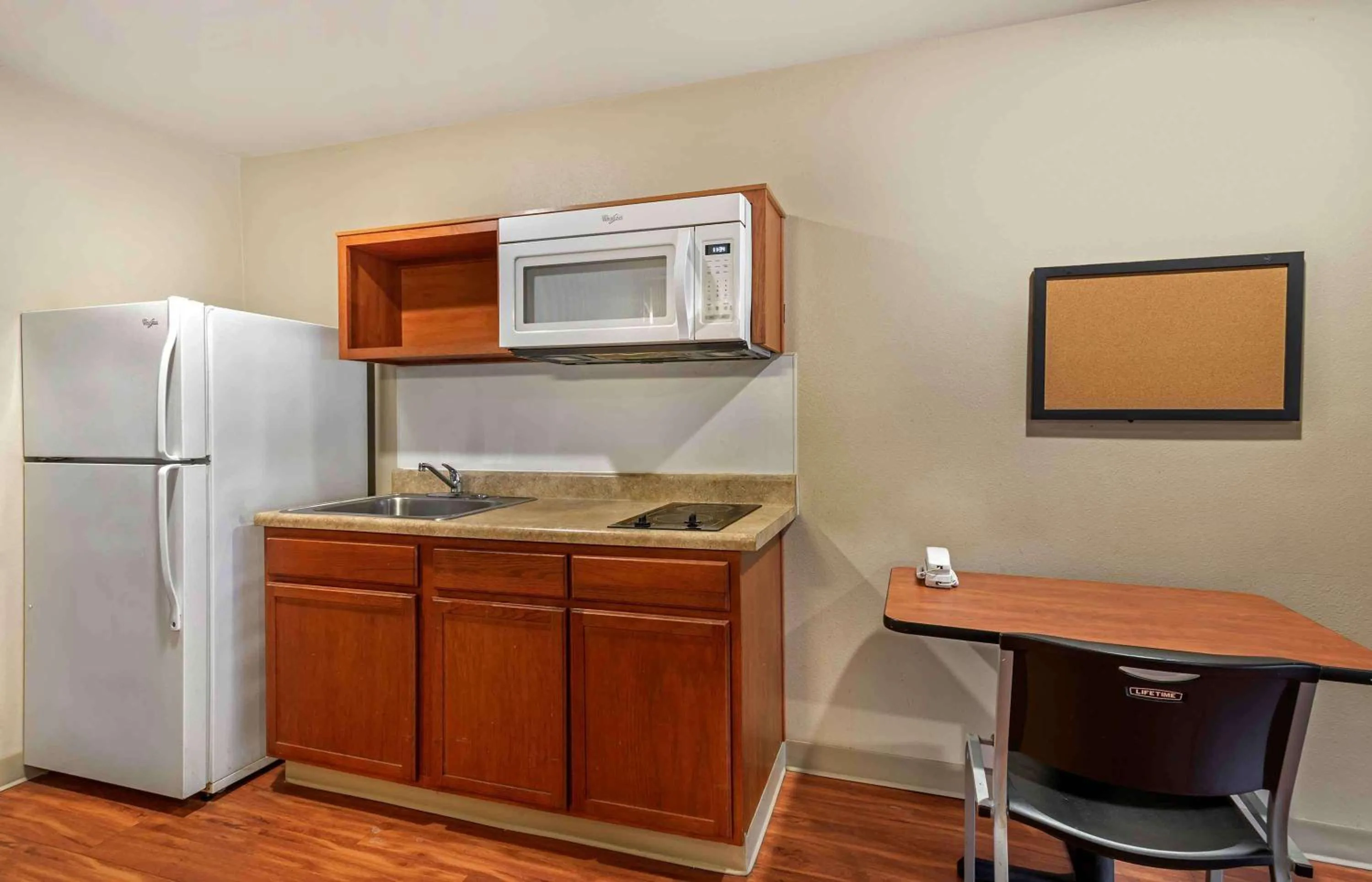 Bedroom in Extended Stay America Select Suites - Atlanta - Alpharetta