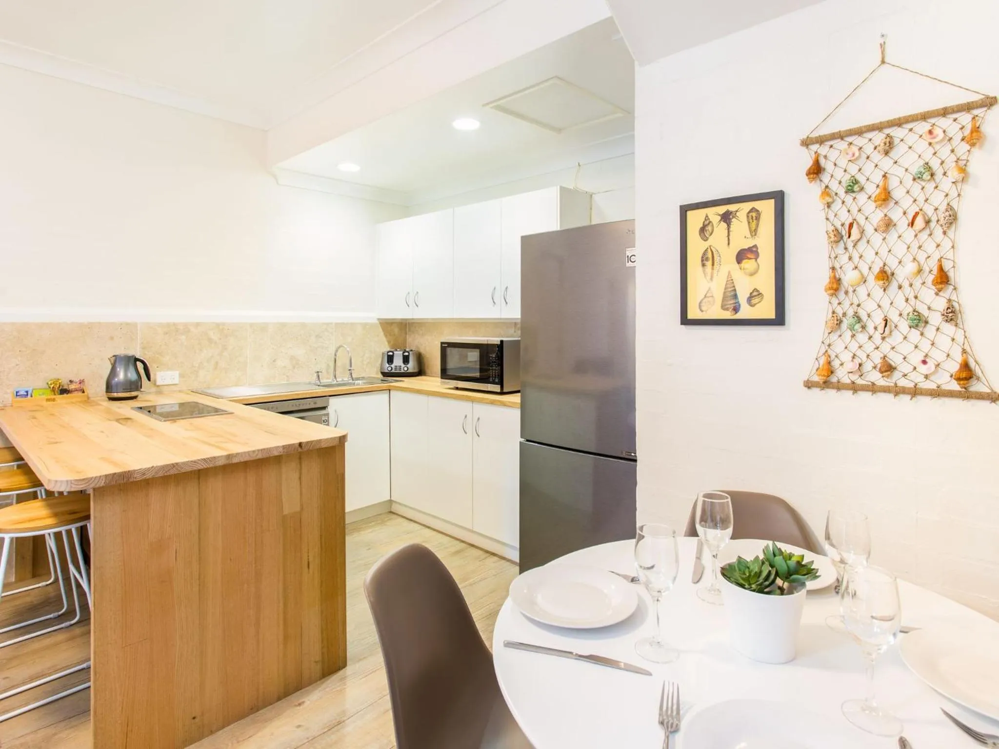 Kitchen or kitchenette in Blueys Motel