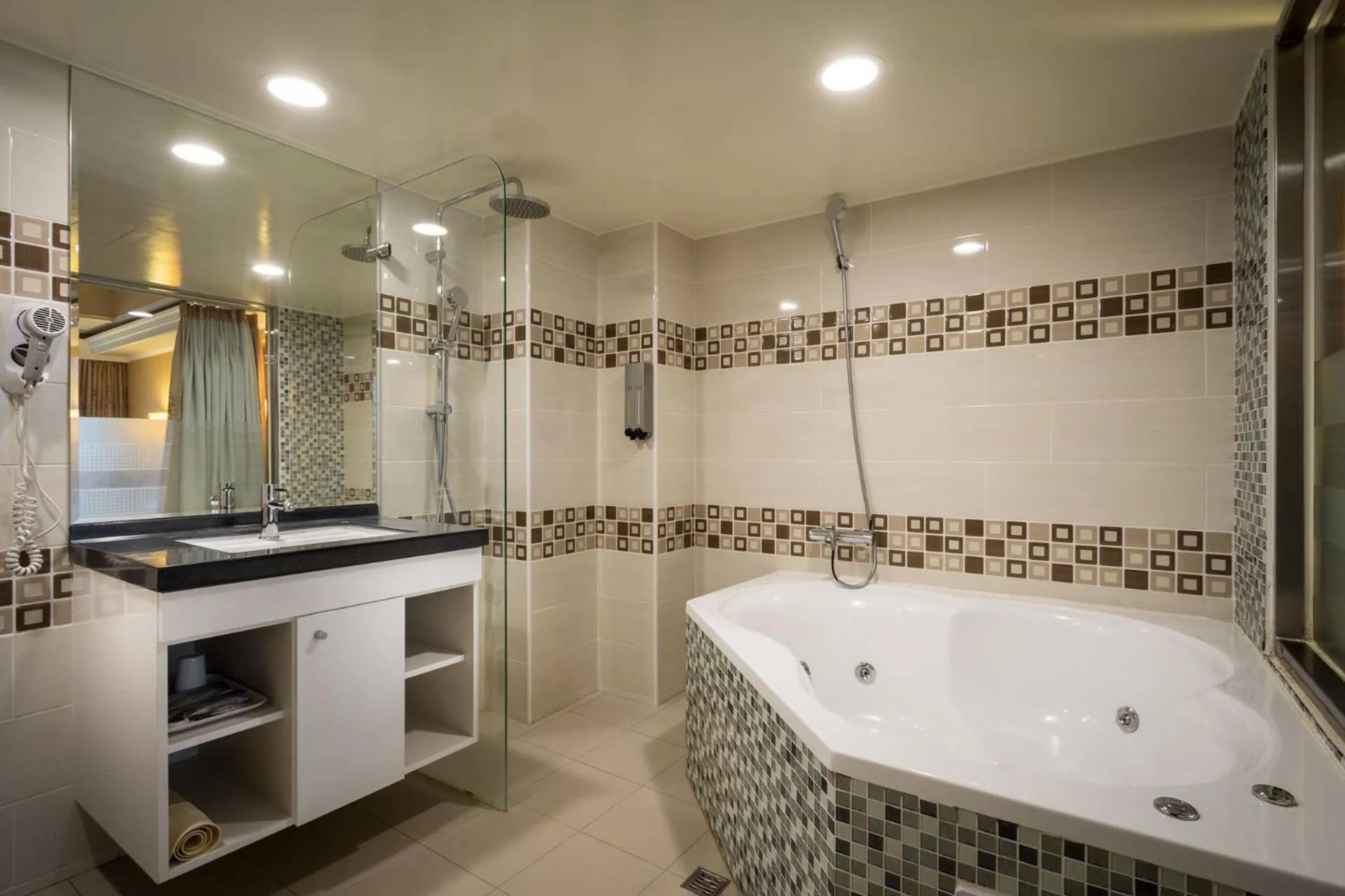 Photo of the whole room in Good Life Hotel - Shang Hwa