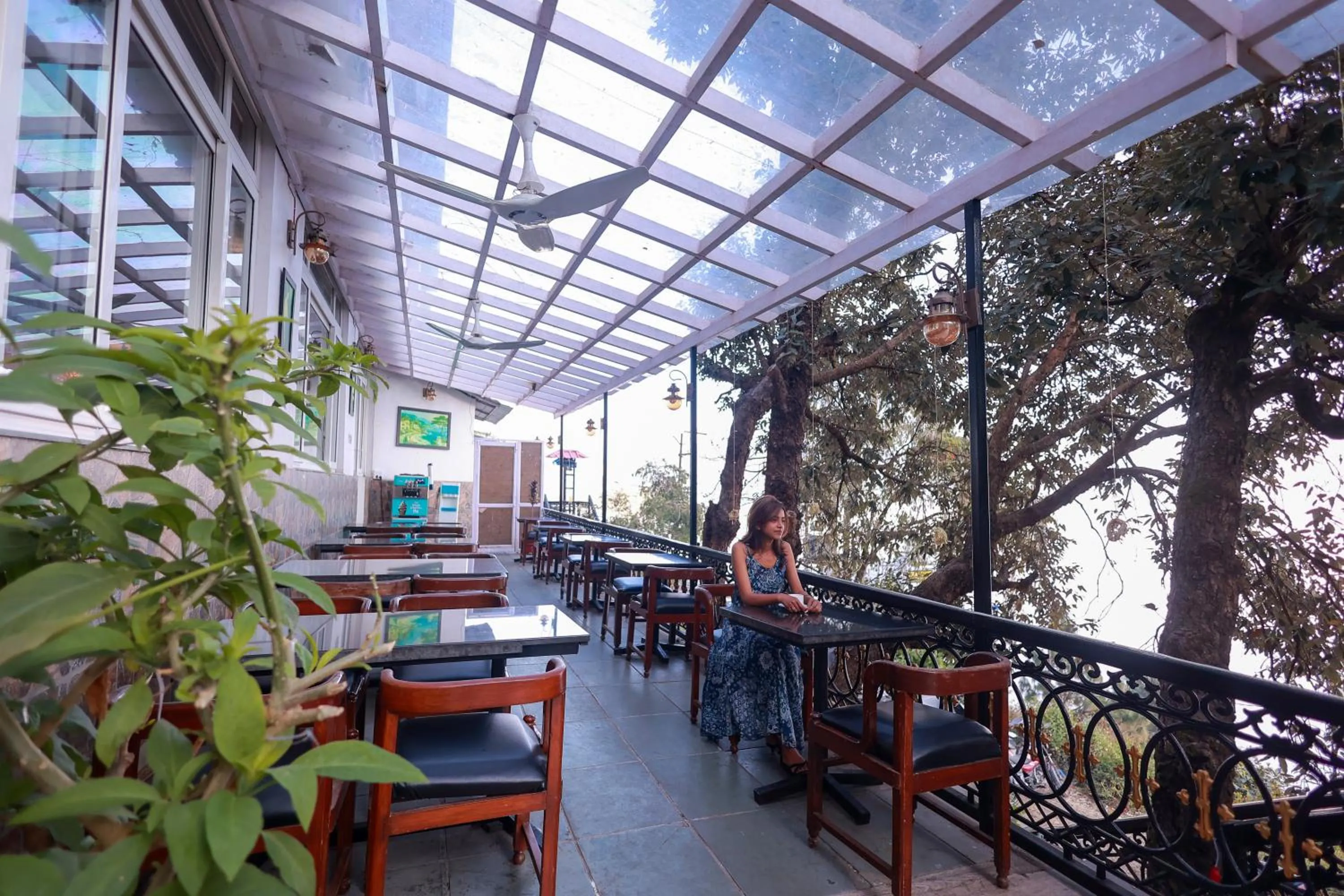 Restaurant/places to eat in Blue Pine Resort