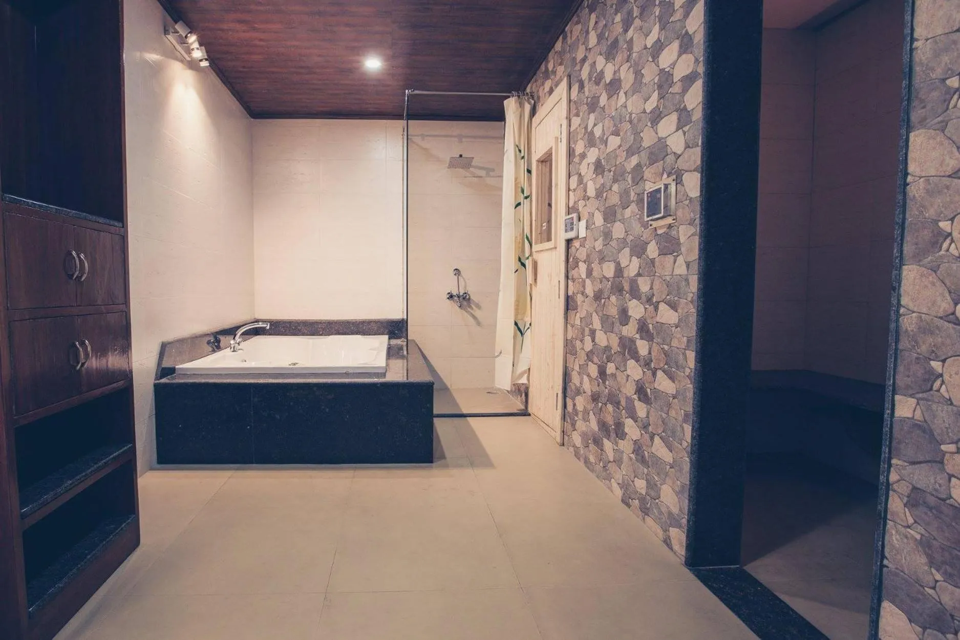 Sauna in Blue Pine Resort