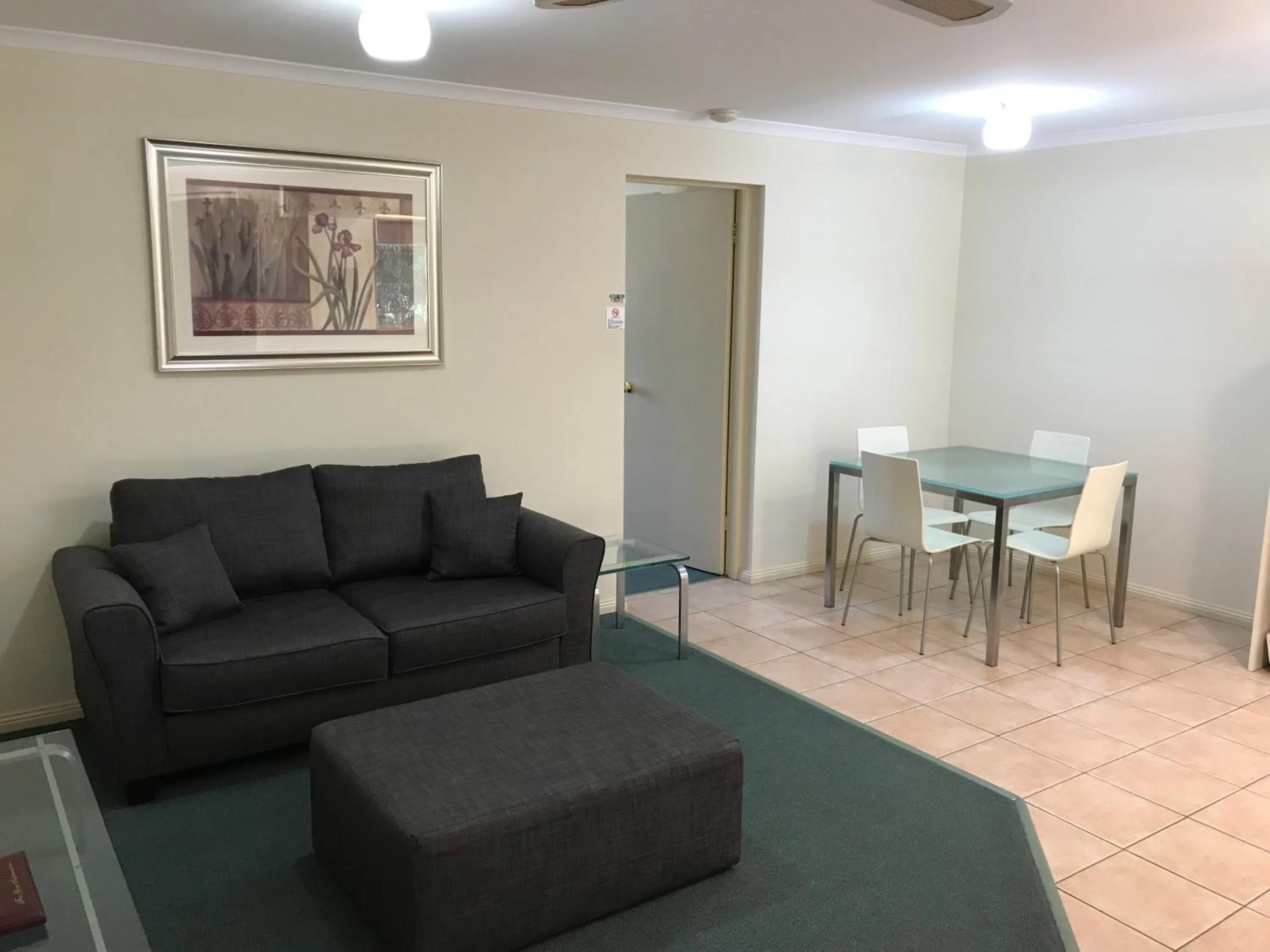 Sportsmans Motor Inn