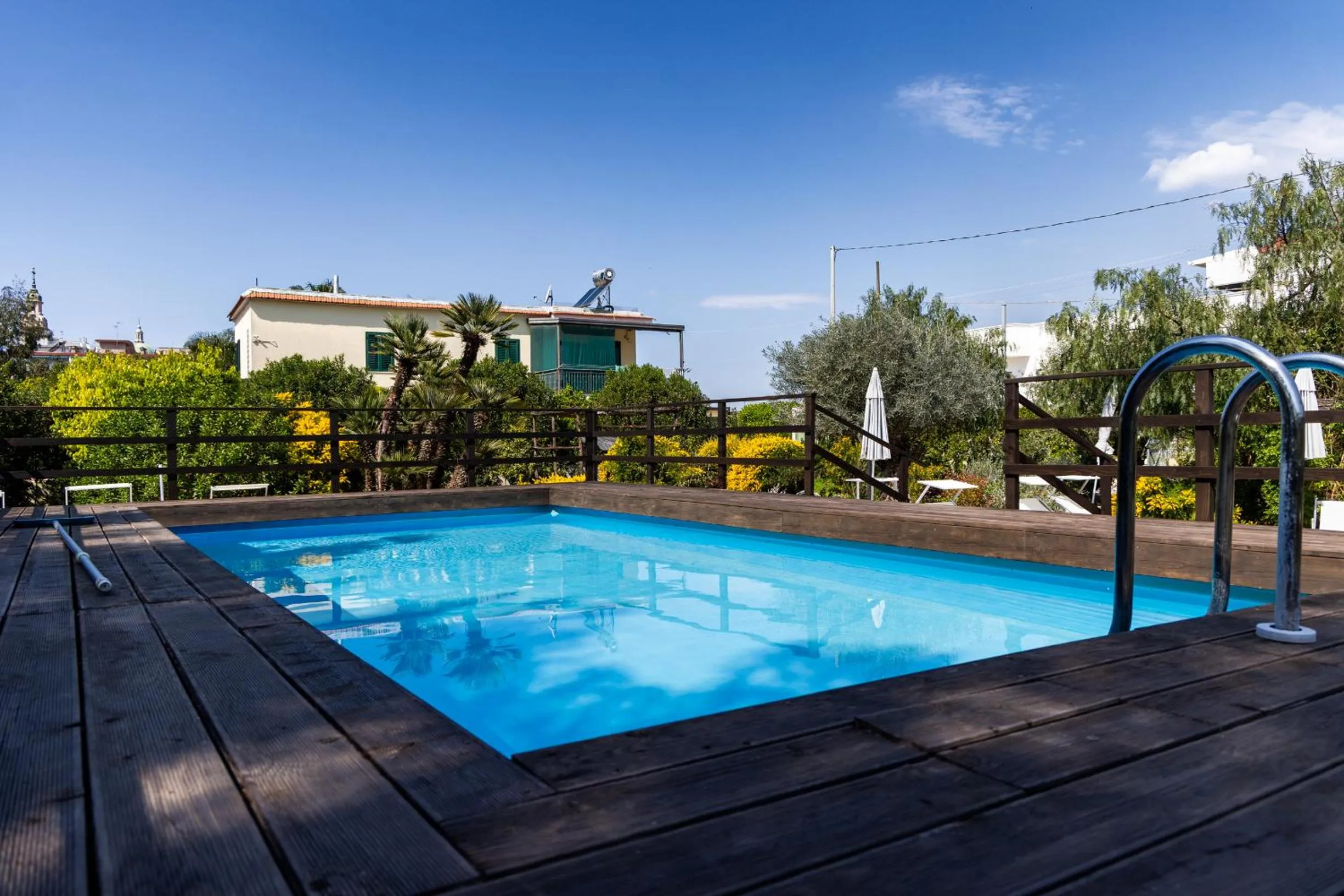 Swimming pool in Residence O'Sole Mio Pompei