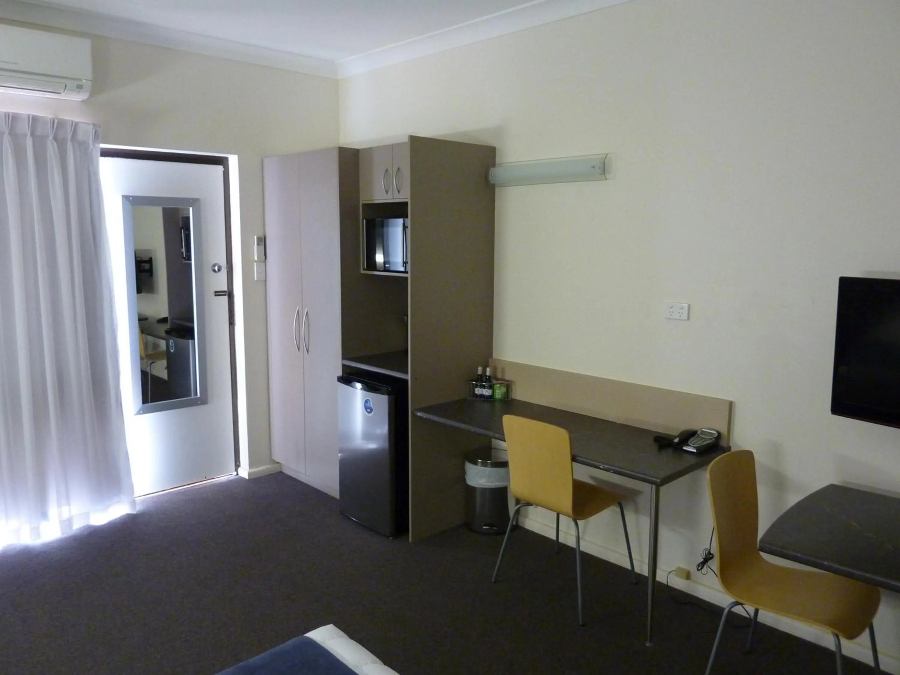 Day in Caravilla Motor Inn