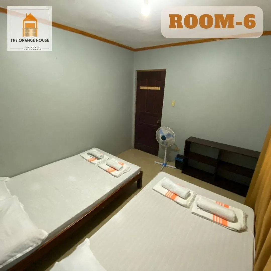 Bed in The Orange House - Vigan Villa