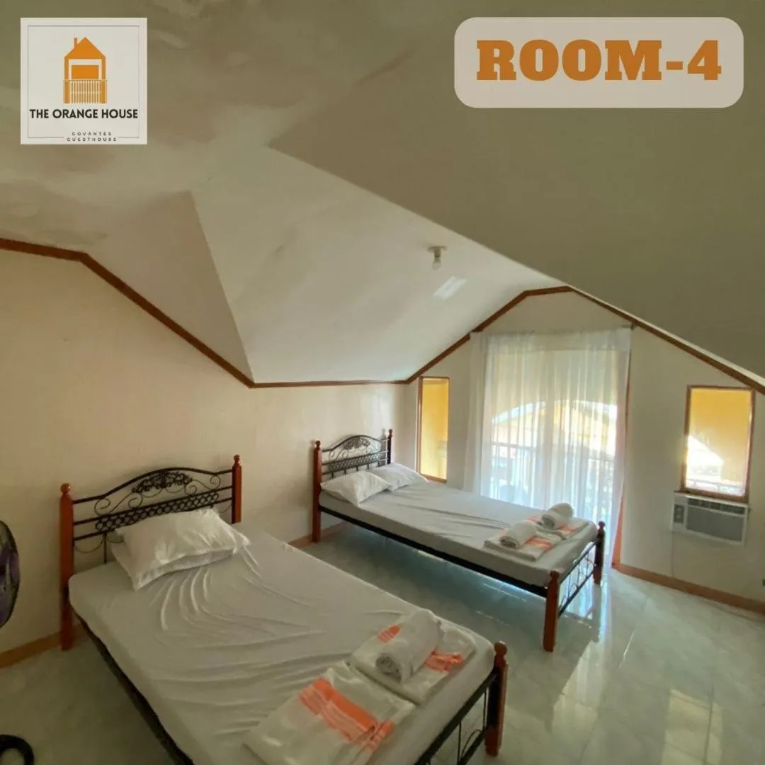 Bed in The Orange House - Vigan Villa