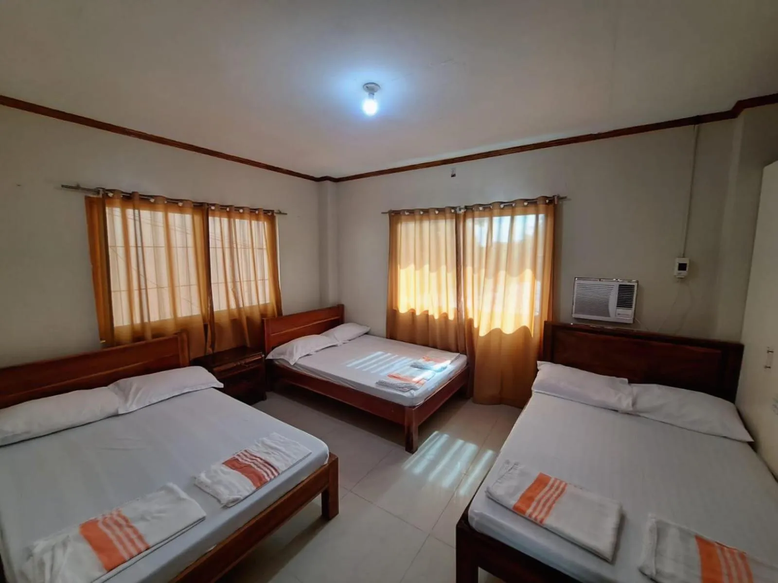 Bed in The Orange House - Vigan Villa