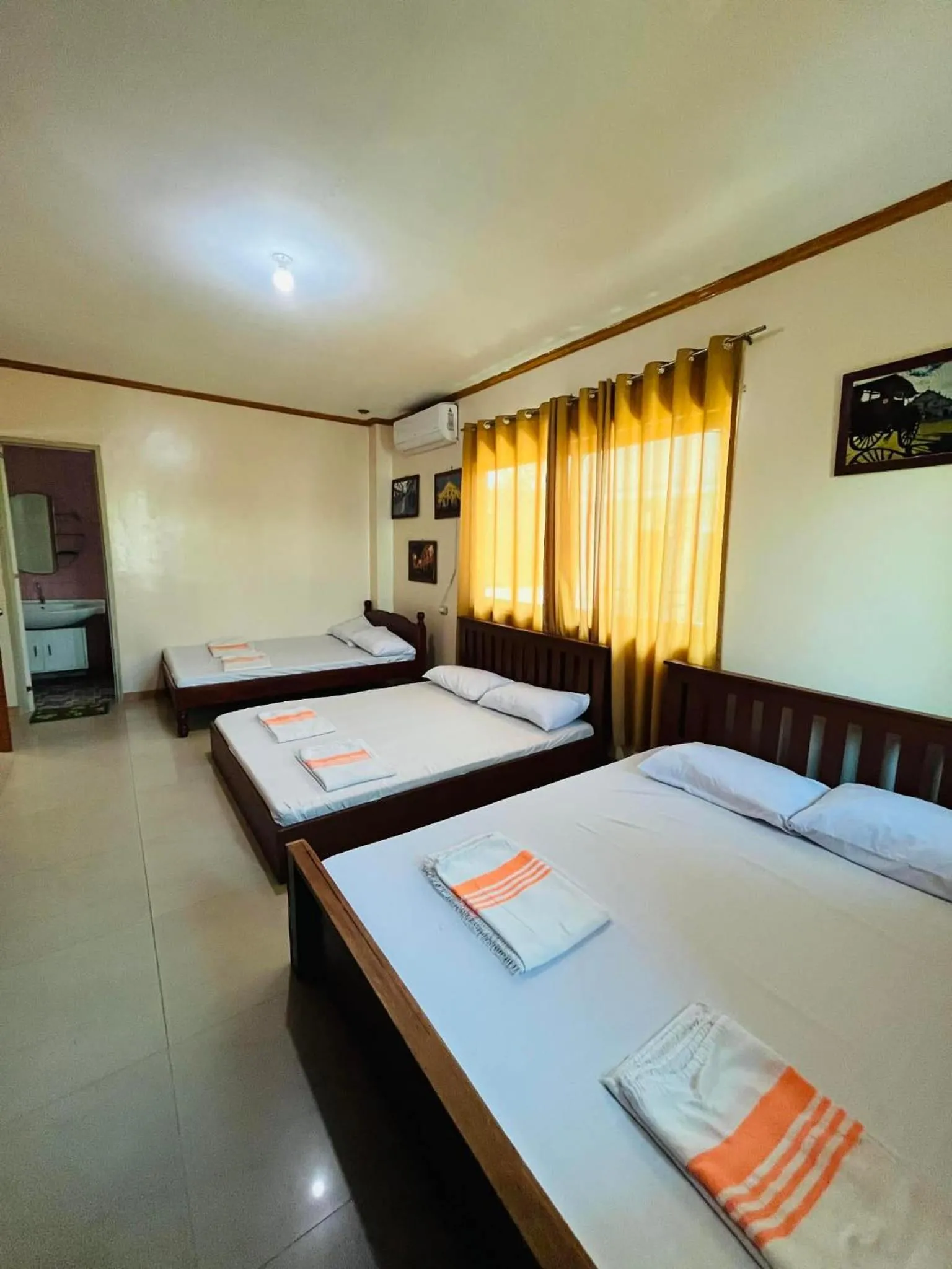 Bed in The Orange House - Vigan Villa