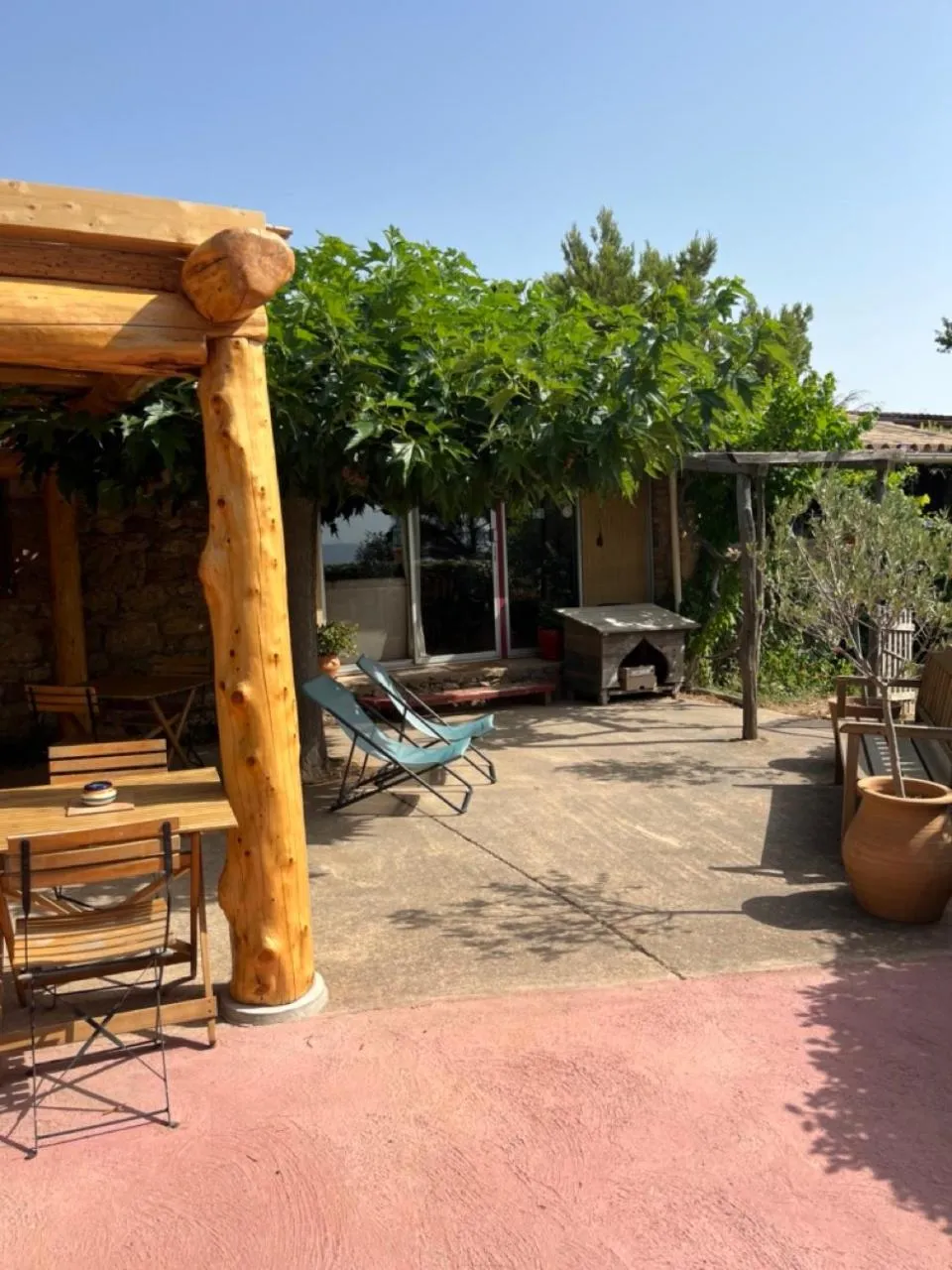 Patio in Chambres d'hôtes Gîte Saint Roch