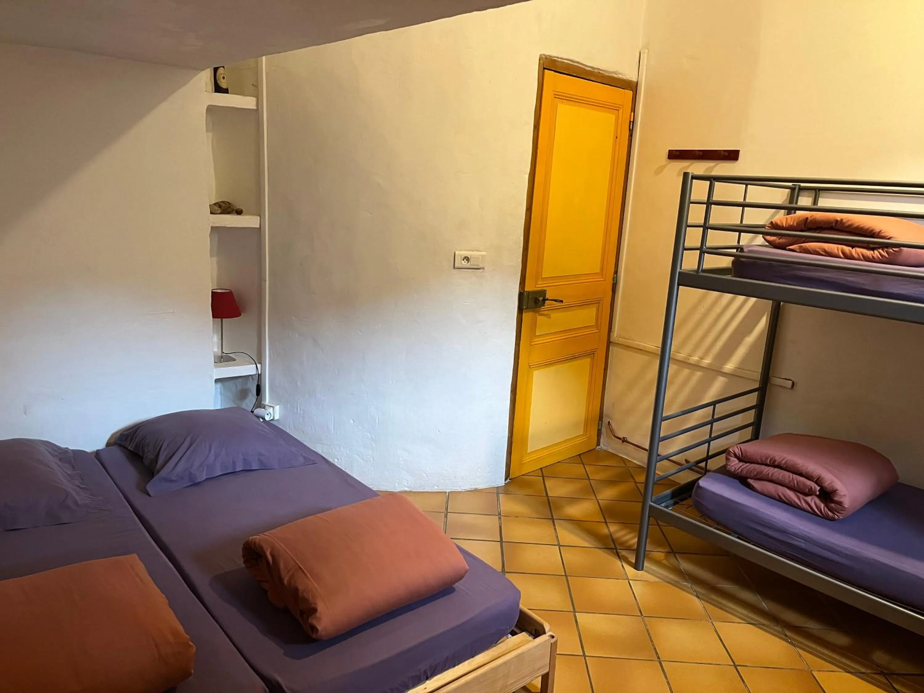 Photo of the whole room, Bed in Chambres d'hôtes Gîte Saint Roch