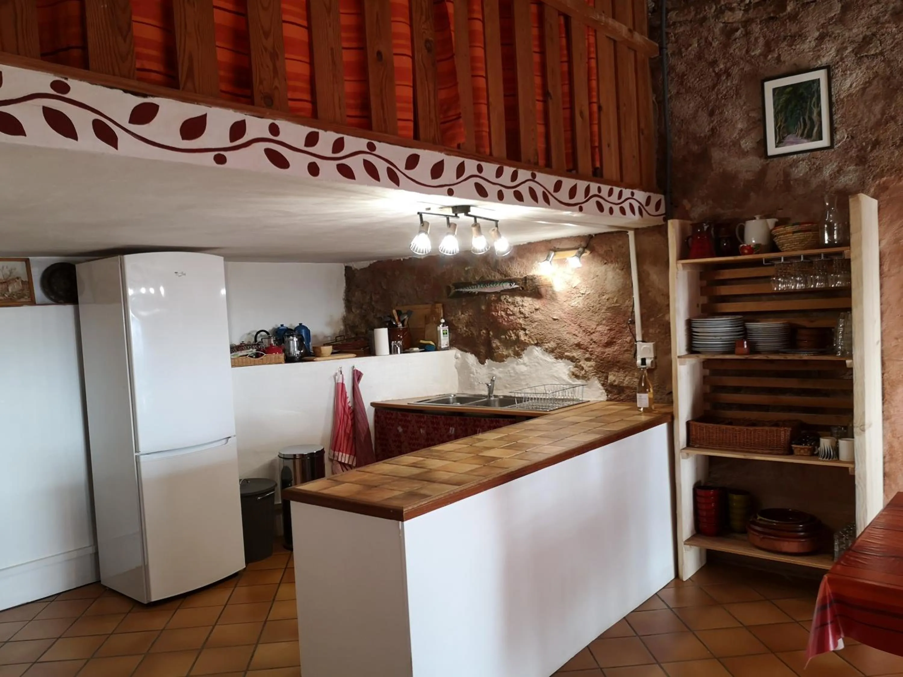 Kitchen or kitchenette in Chambres d'hôtes Gîte Saint Roch