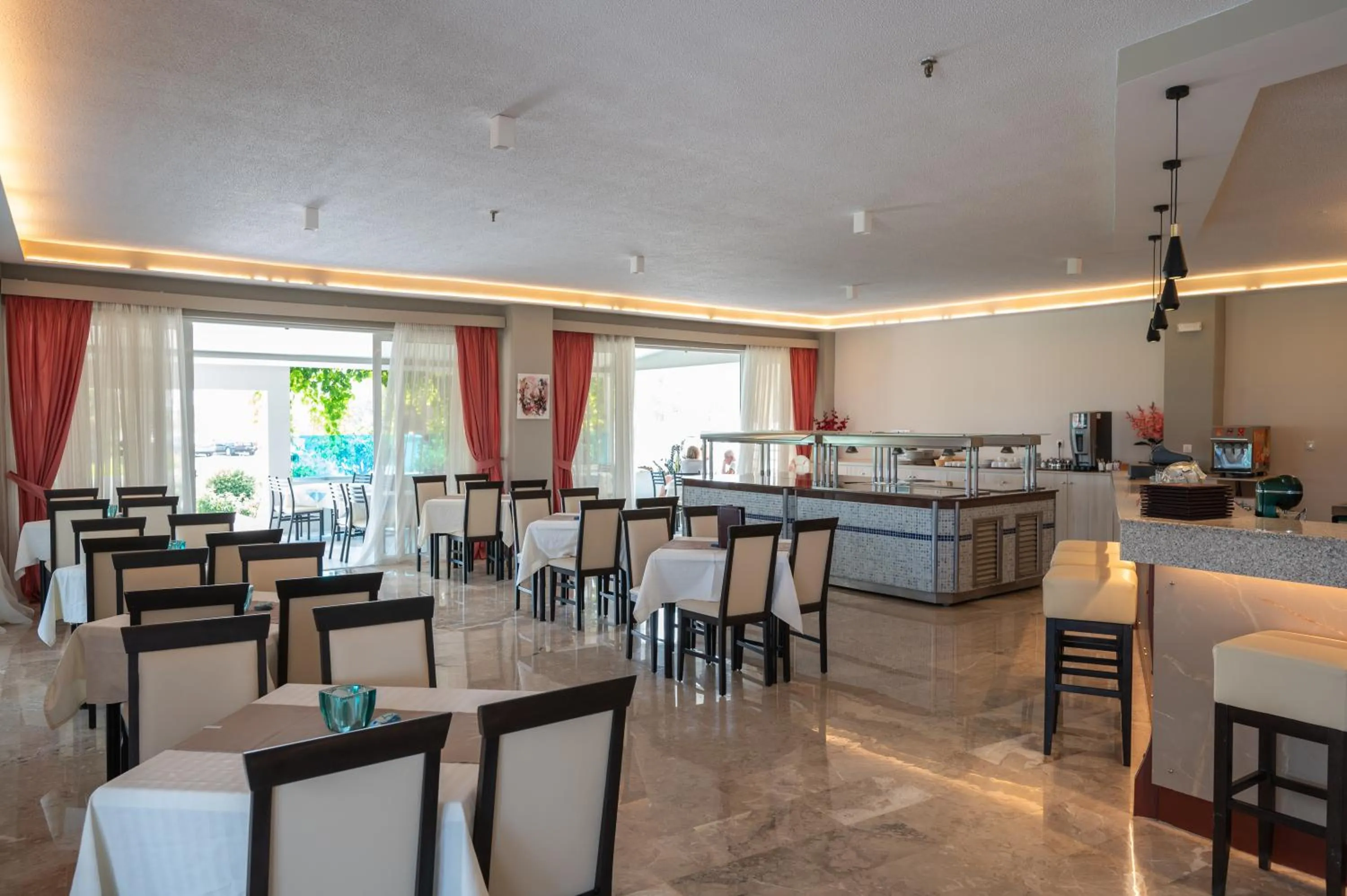 Restaurant/places to eat in Costa Angela Seaside Resort