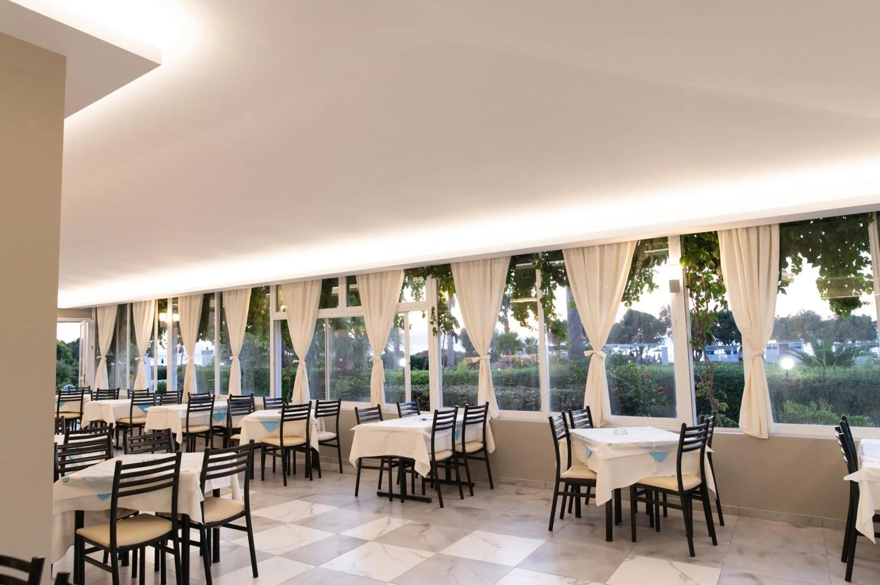 Restaurant/places to eat in Costa Angela Seaside Resort