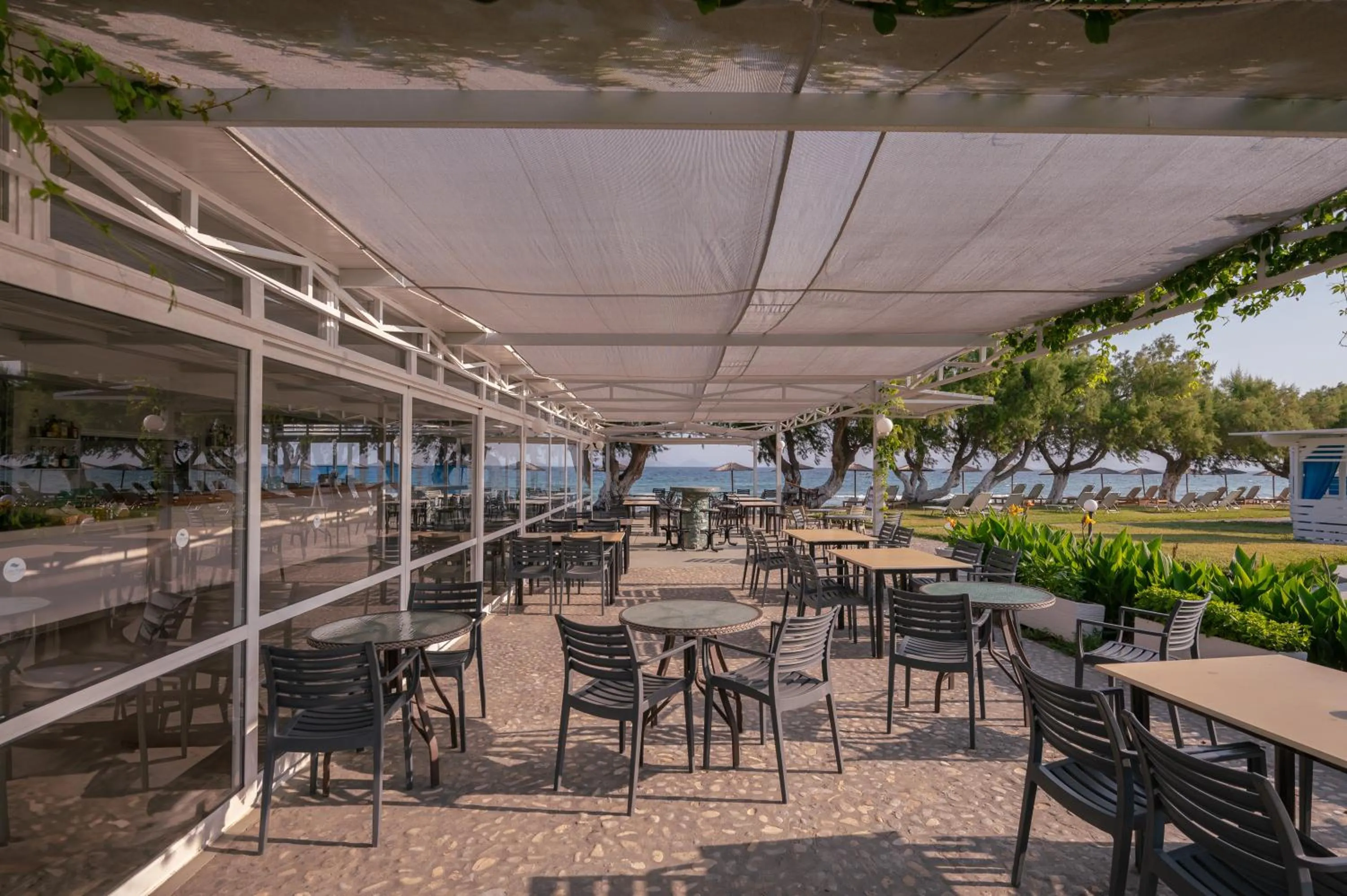 Restaurant/places to eat in Costa Angela Seaside Resort