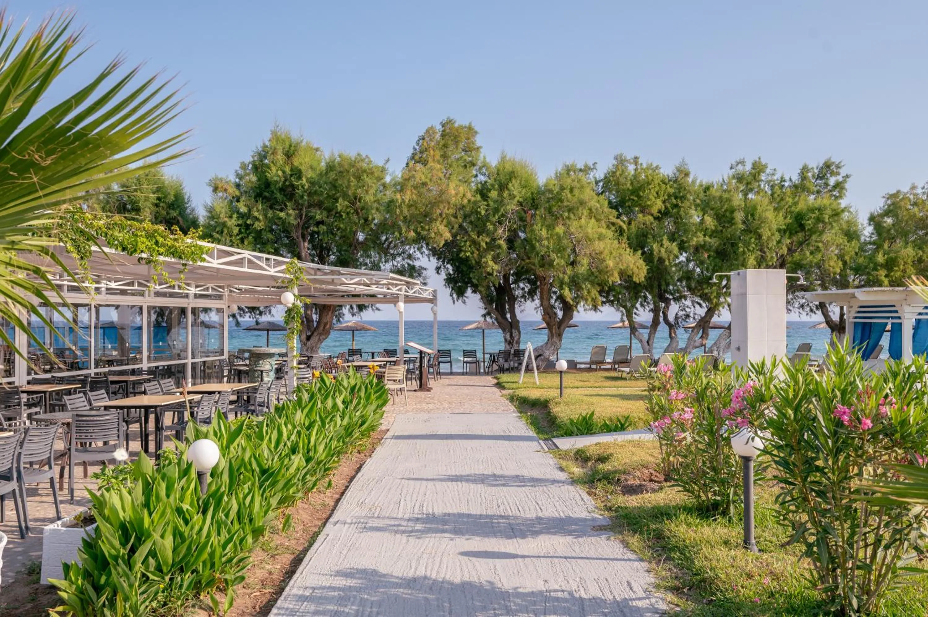 Restaurant/places to eat in Costa Angela Seaside Resort