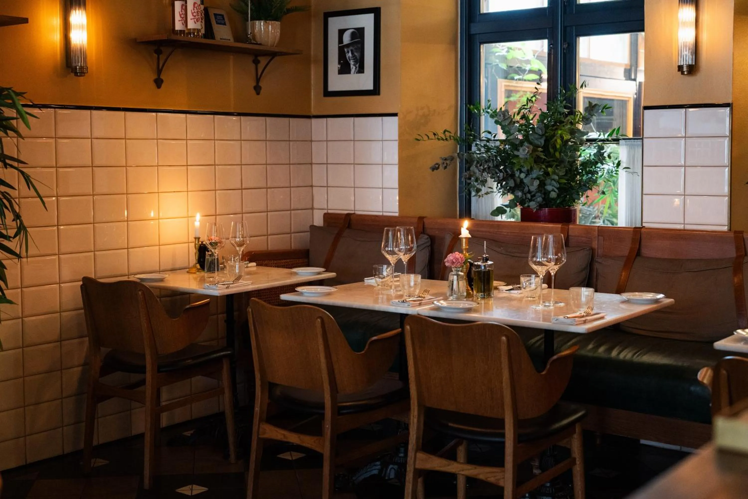 Restaurant/places to eat in Hotel Sanders