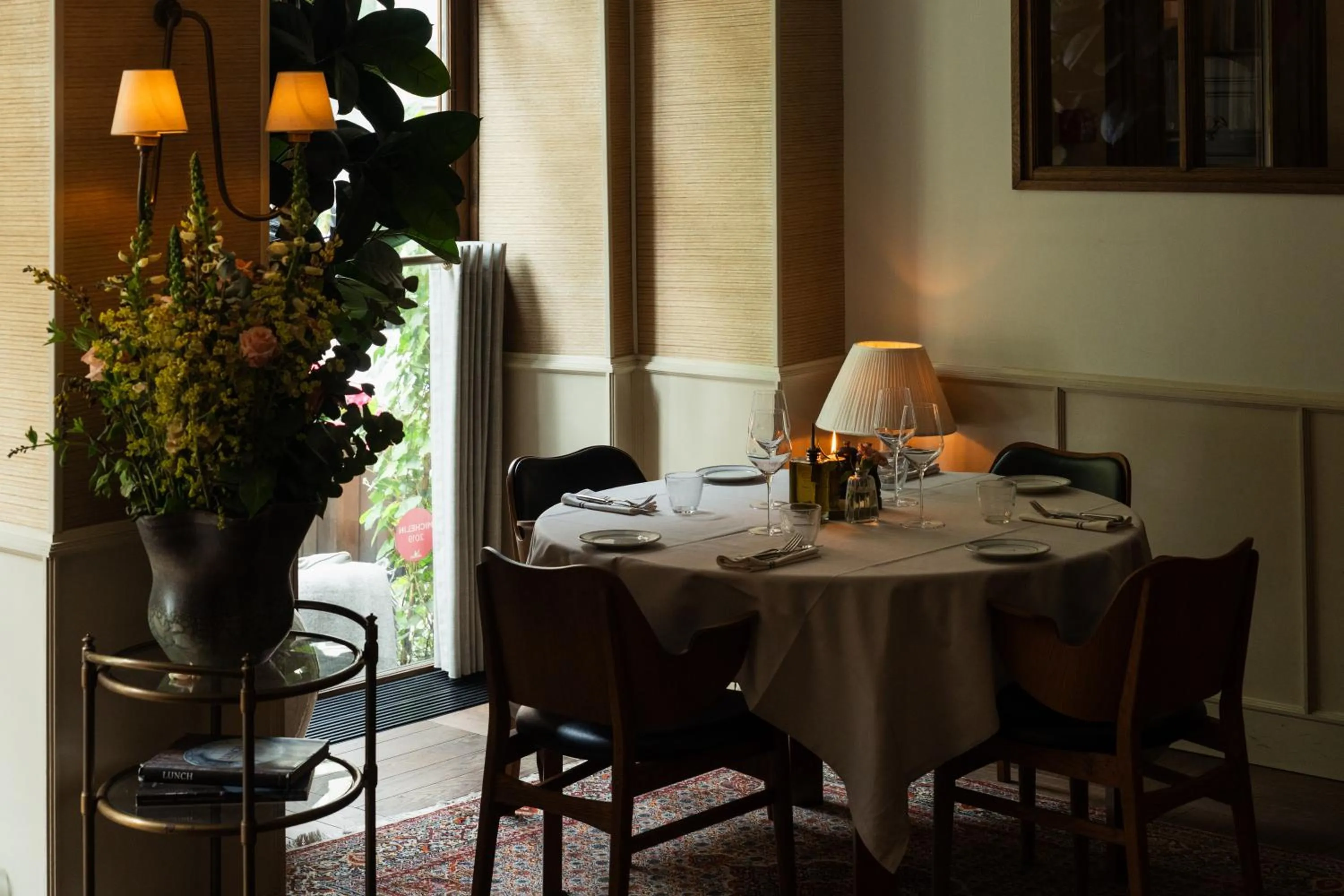 Restaurant/places to eat in Hotel Sanders