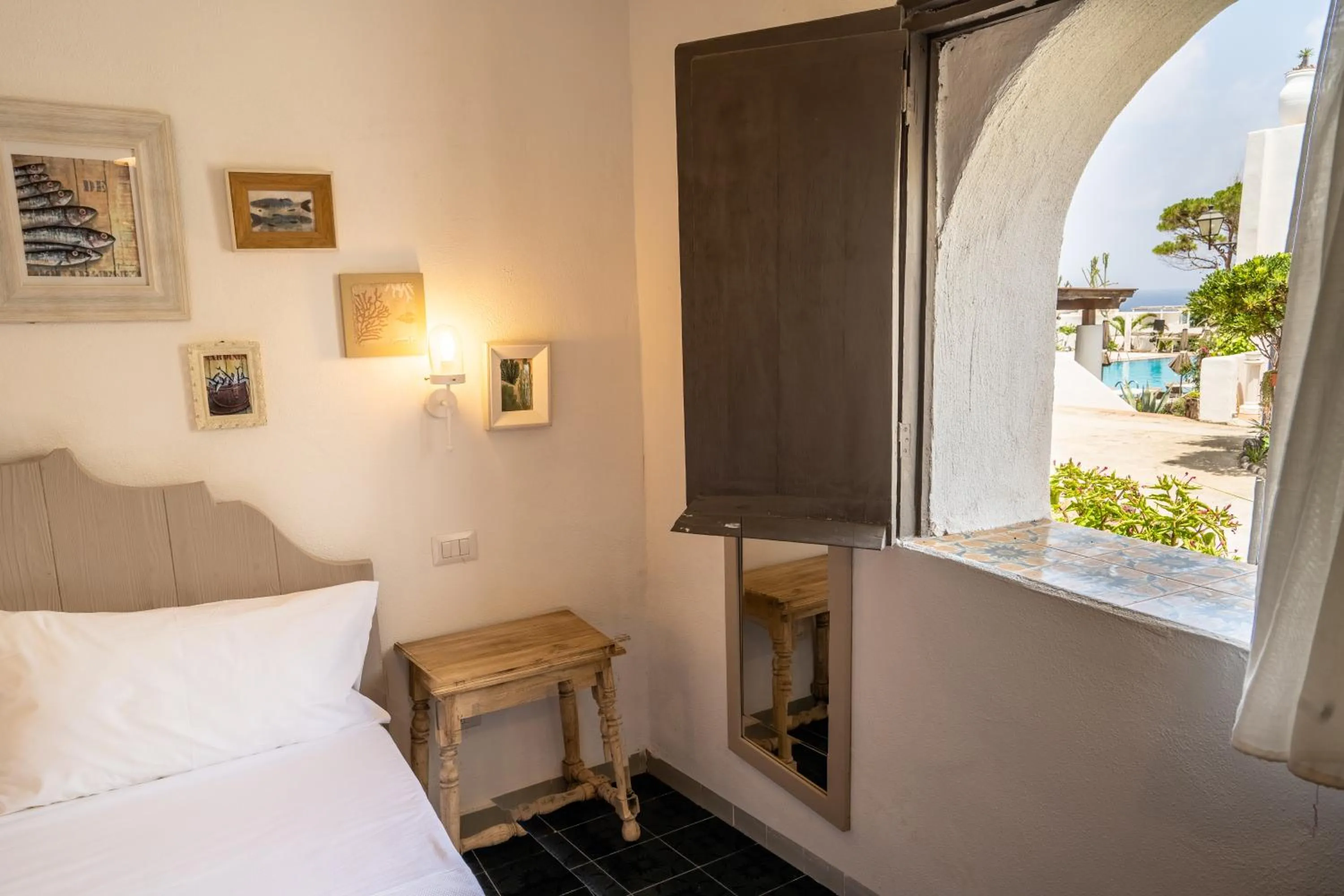 View (from property/room), Bed in La Sciara Resort Hotel