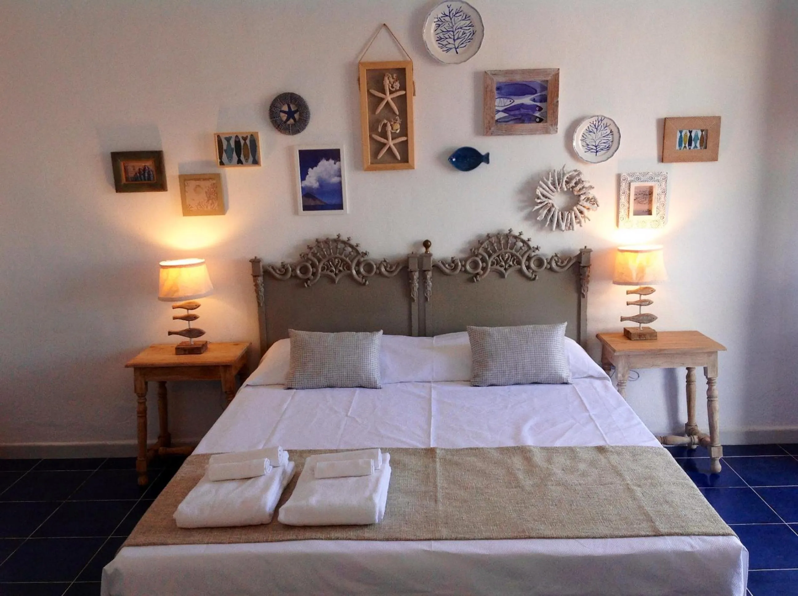 Bed in La Sciara Resort Hotel