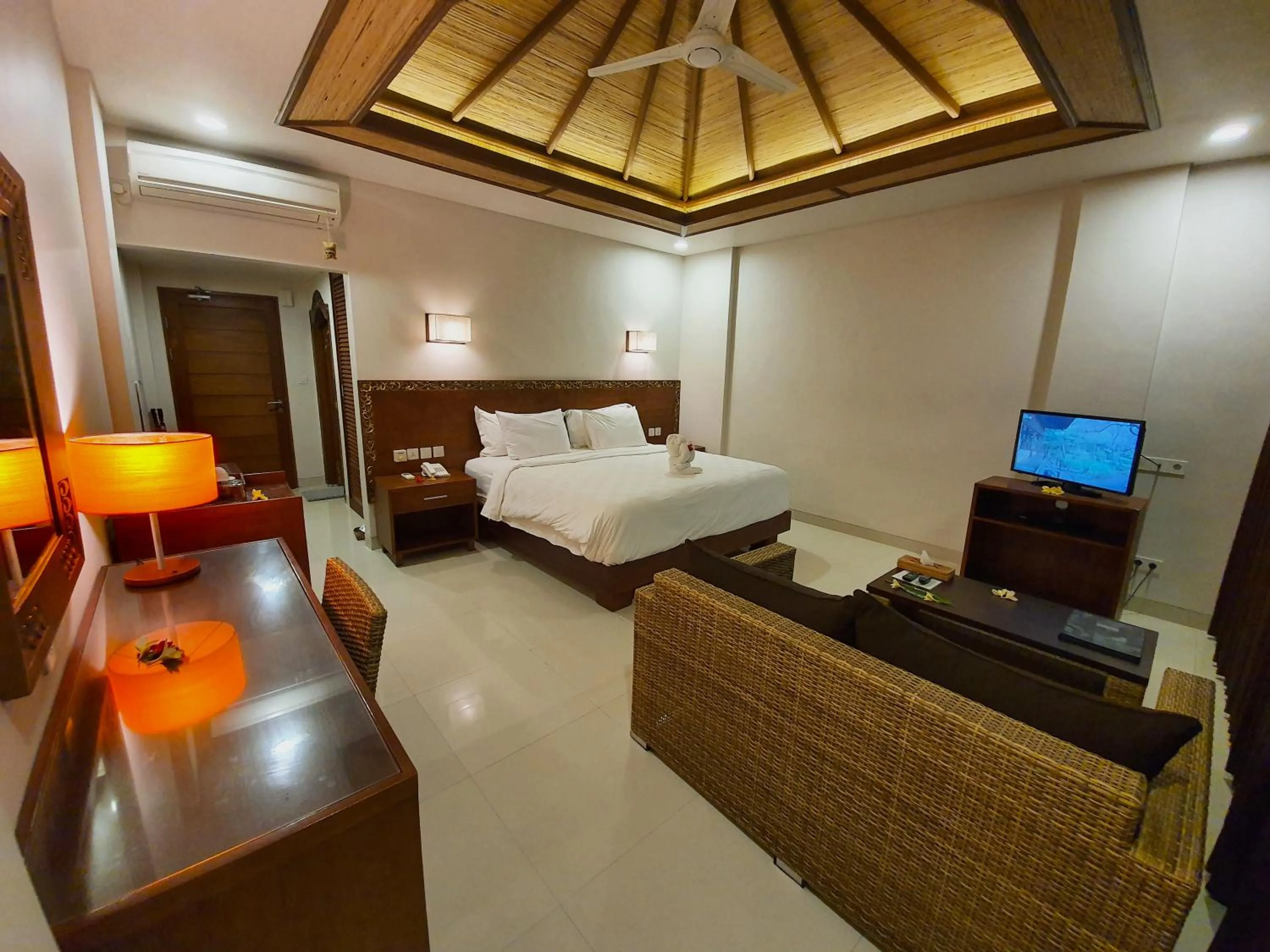 Photo of the whole room, Bed in Hotel Genggong