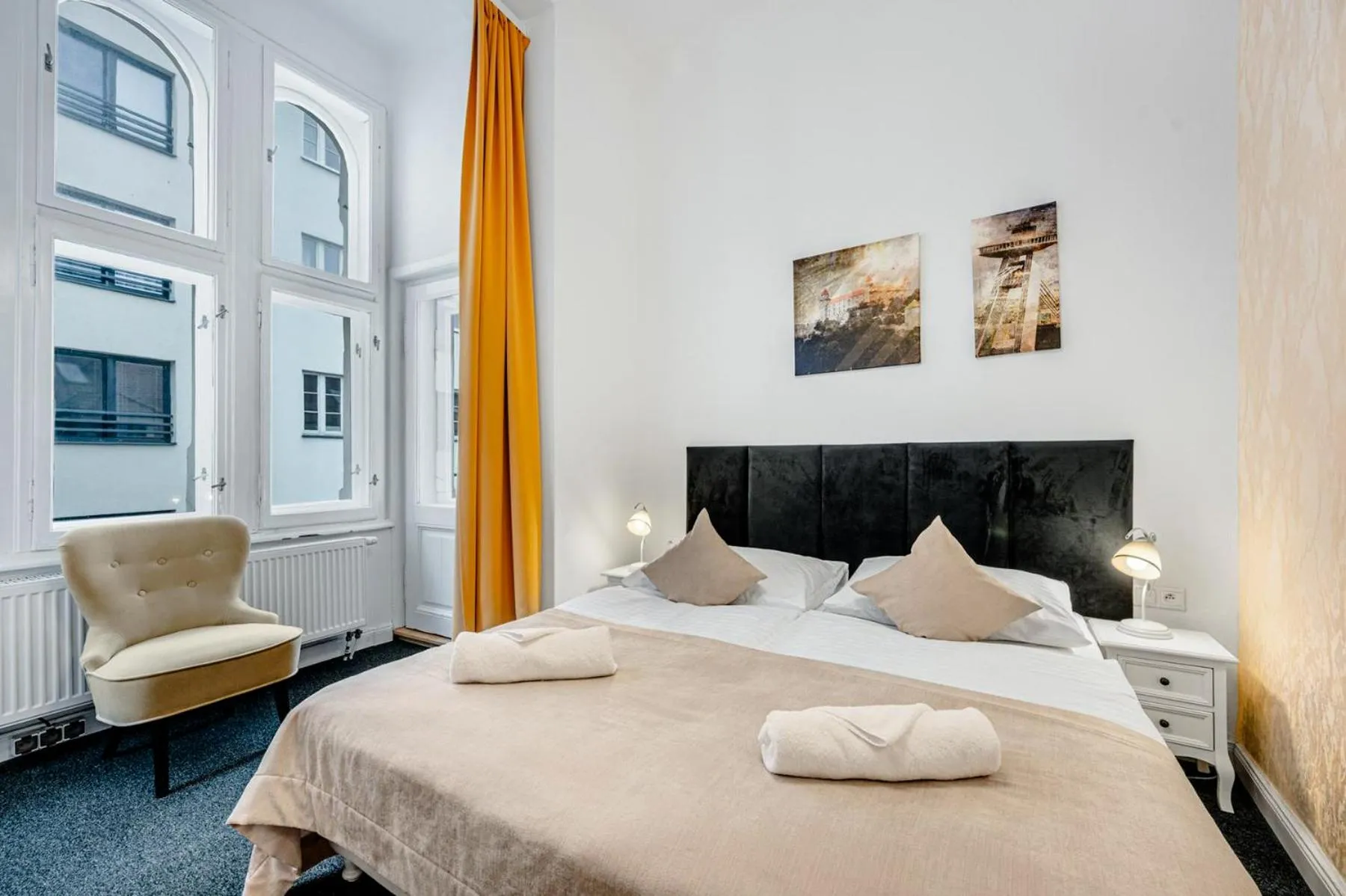 Bed in Downtown Bratislava B&B